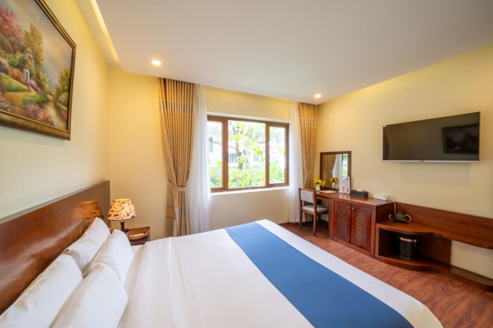 Resort Bounce And Da Nang