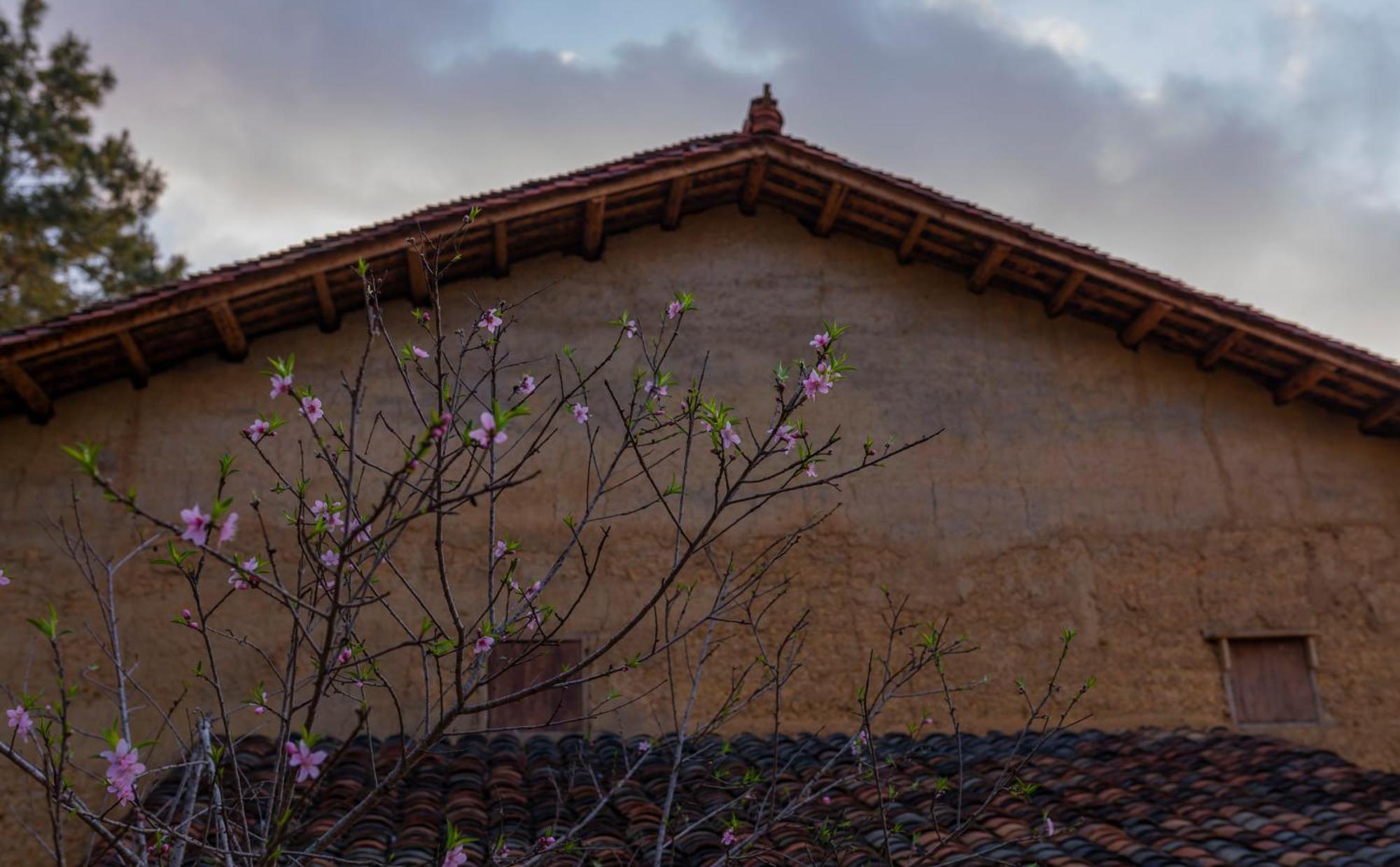 Khoi Panorama *