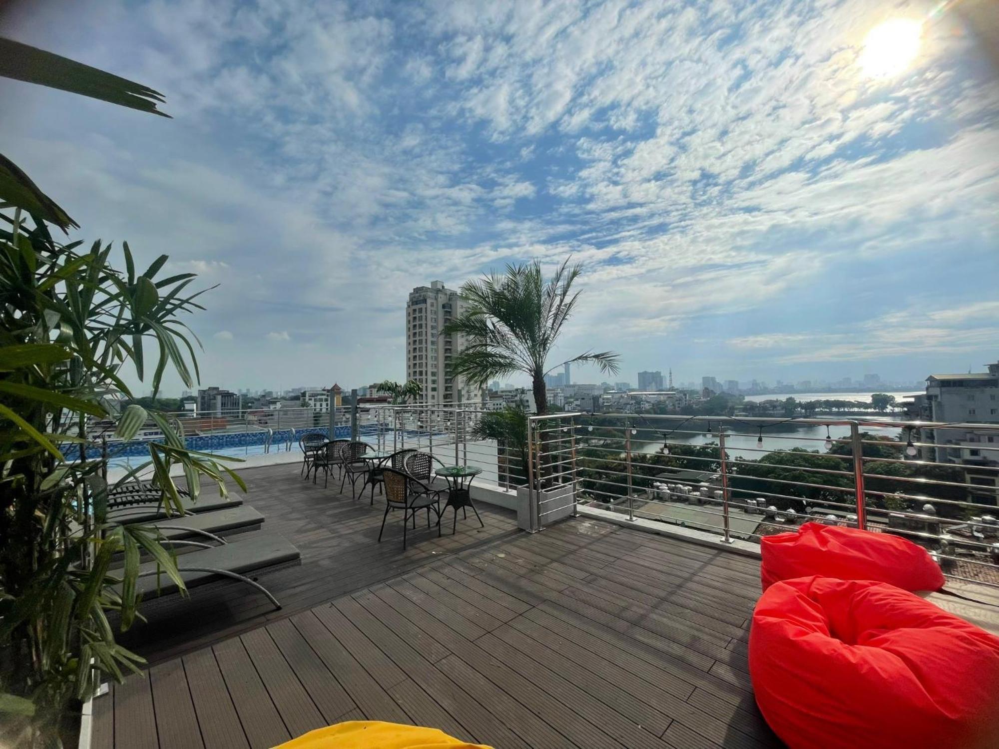 Khách sạn Luxe Paradise Premium 4*