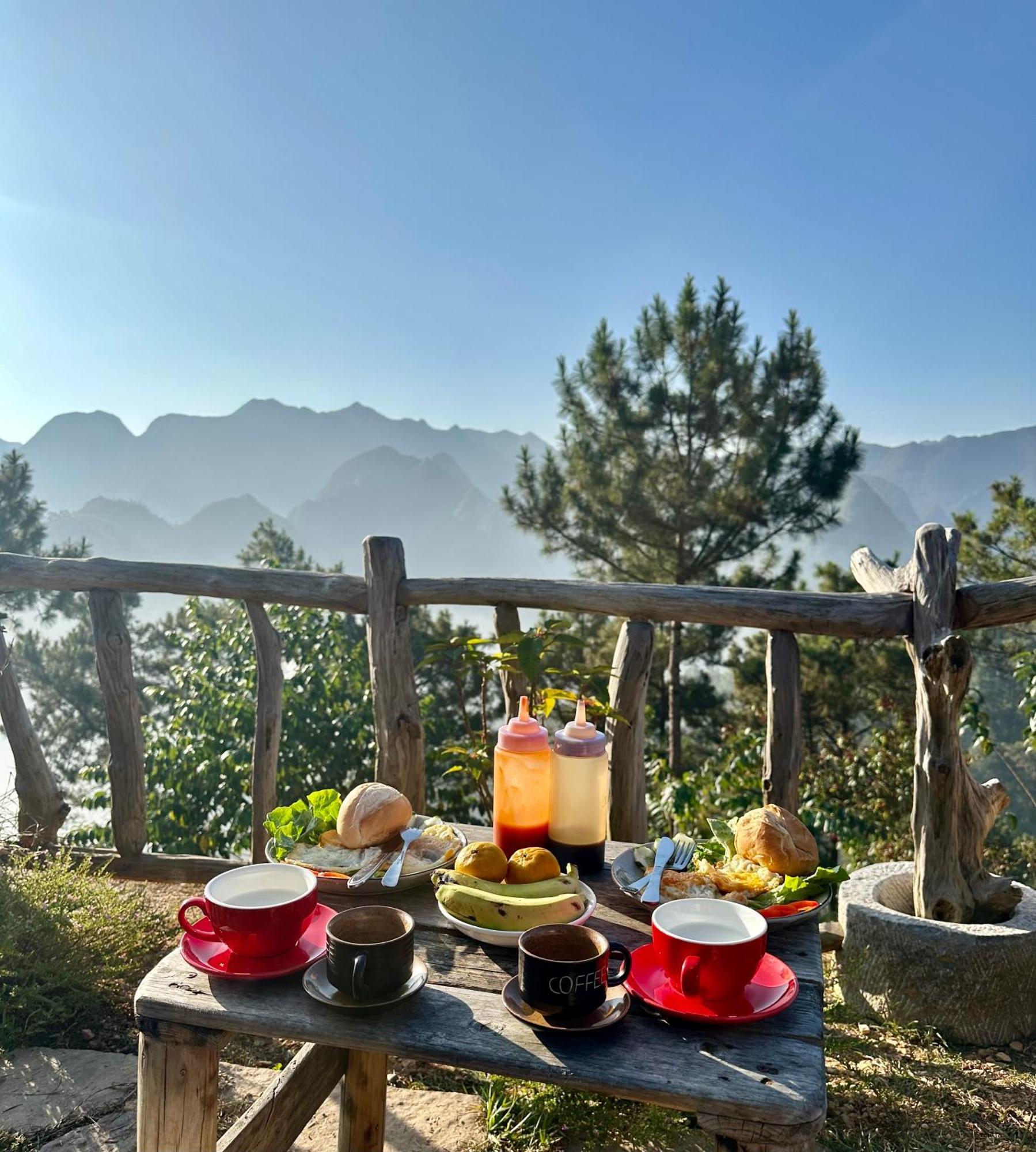 Khoi Panorama Dong Van (Ha Giang)