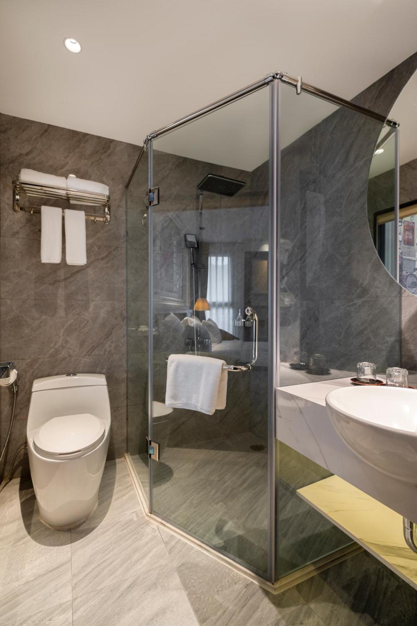 Luxe Paradise Premium Khách sạn 4*