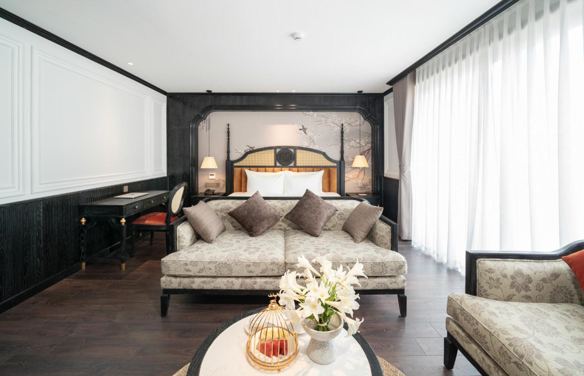 Khách sạn Luxe Paradise Premium Hà Nội