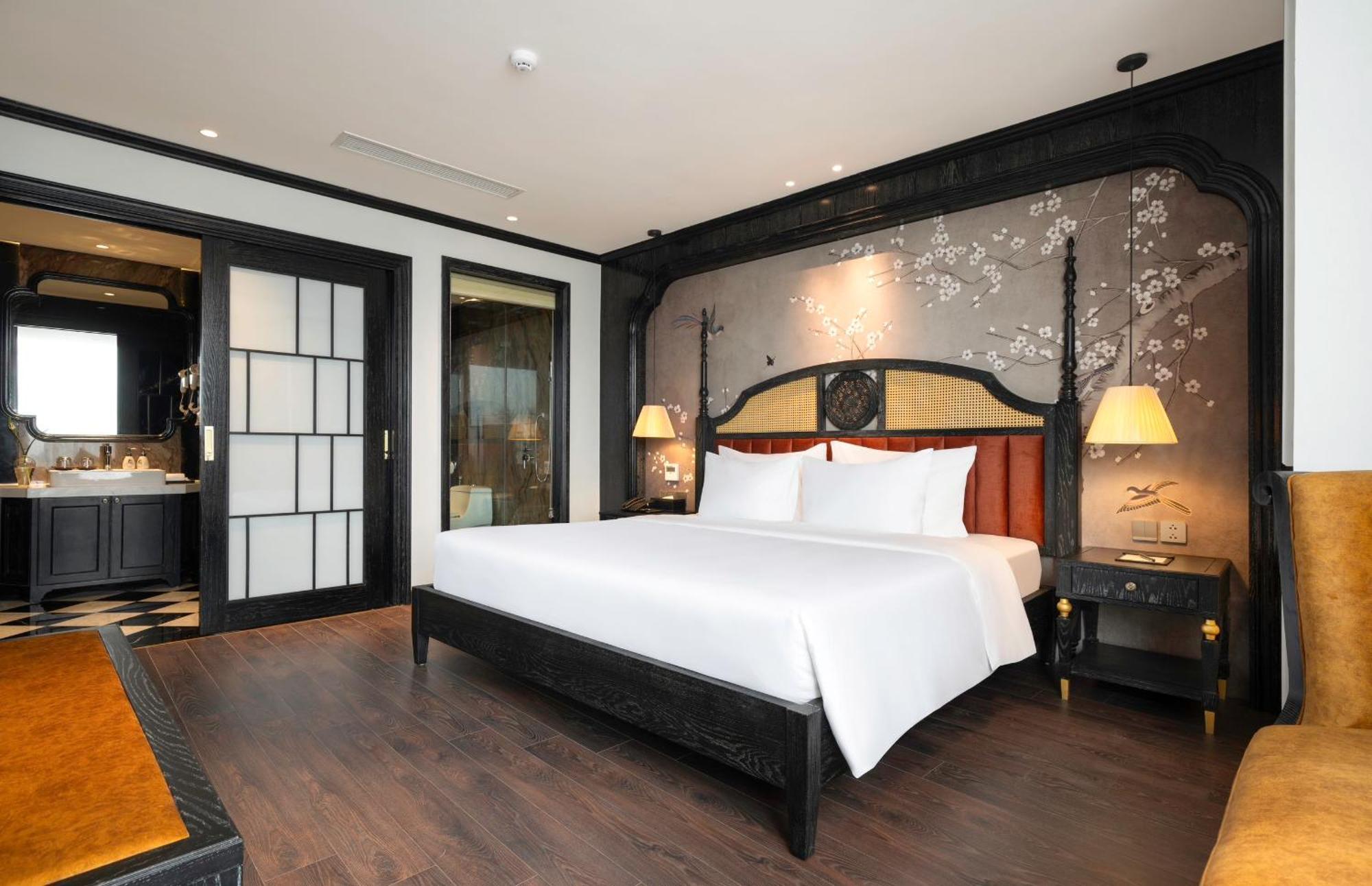 Luxe Paradise Premium 4* Hà Nội