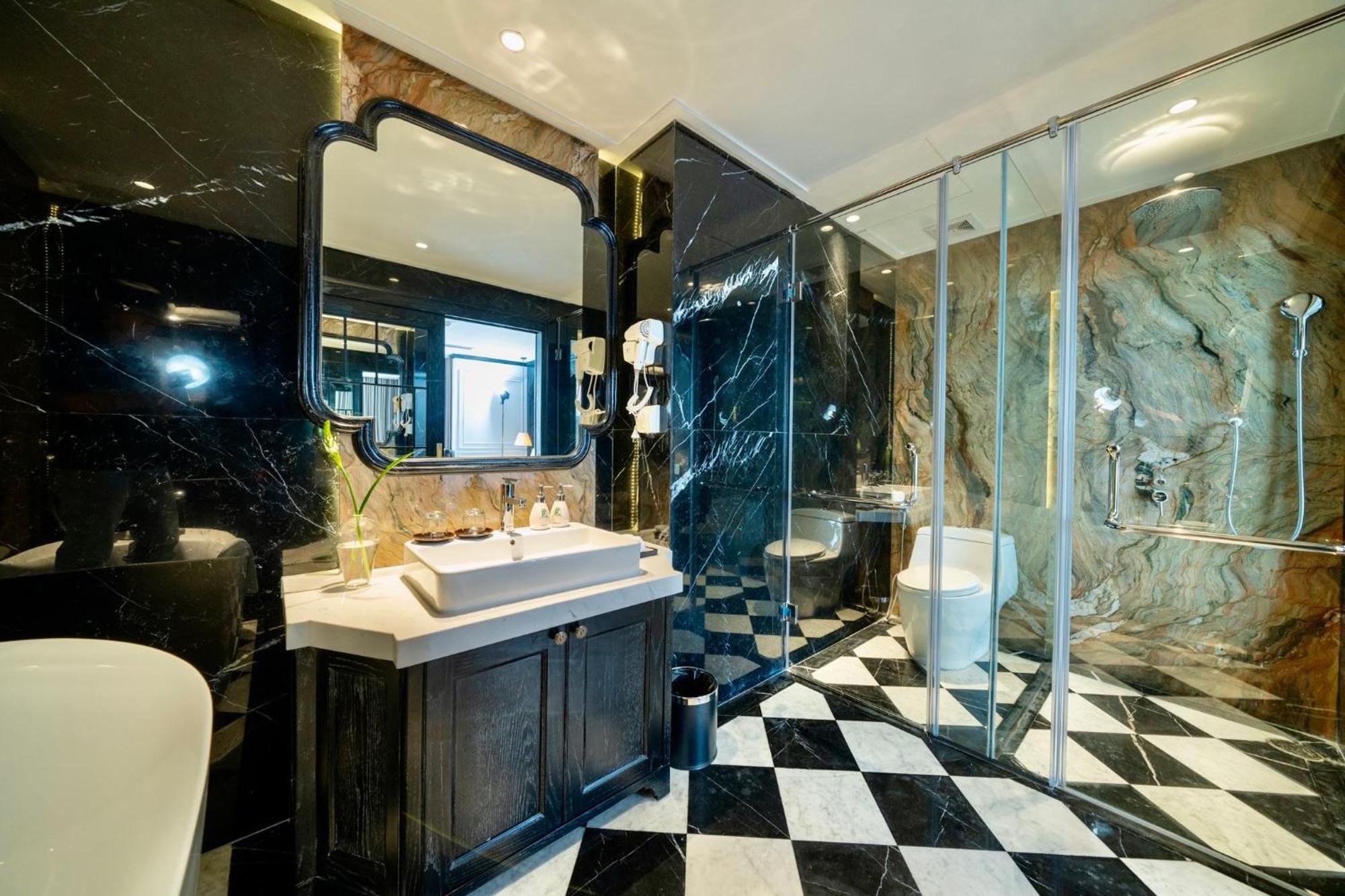 Luxe Paradise Premium Hà Nội