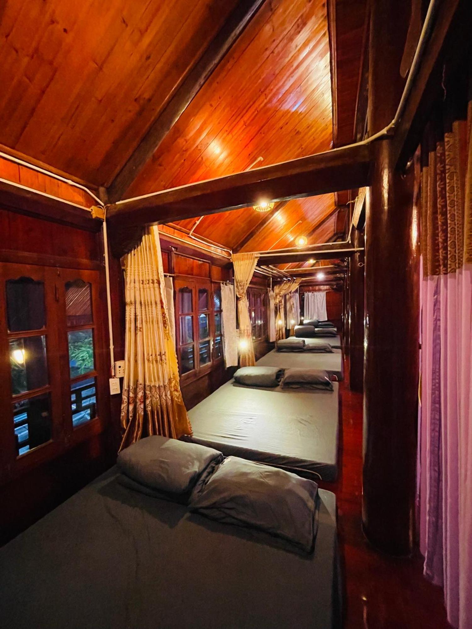Hostel J'house *