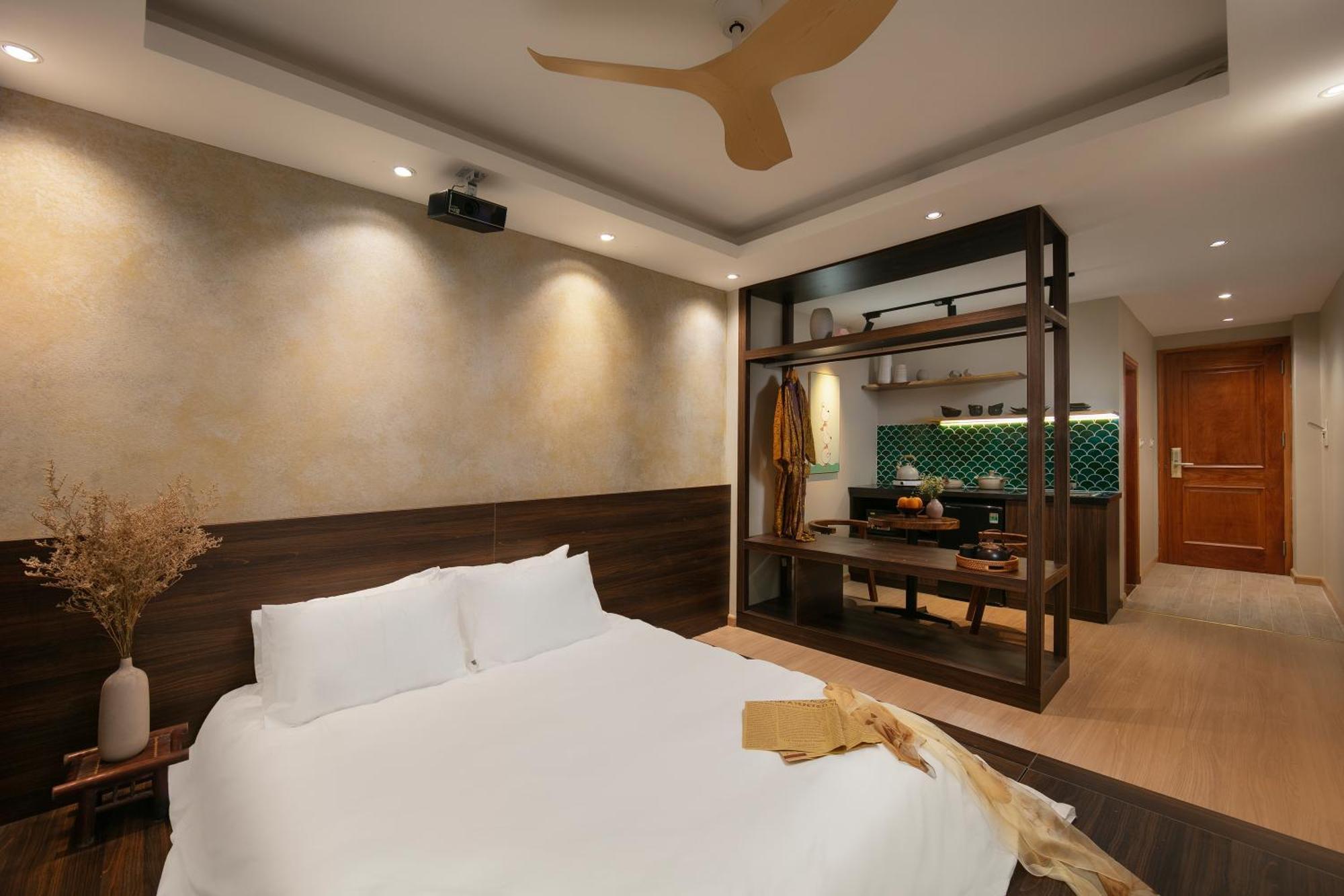 Hotel Brilliant Nature & Hanoi