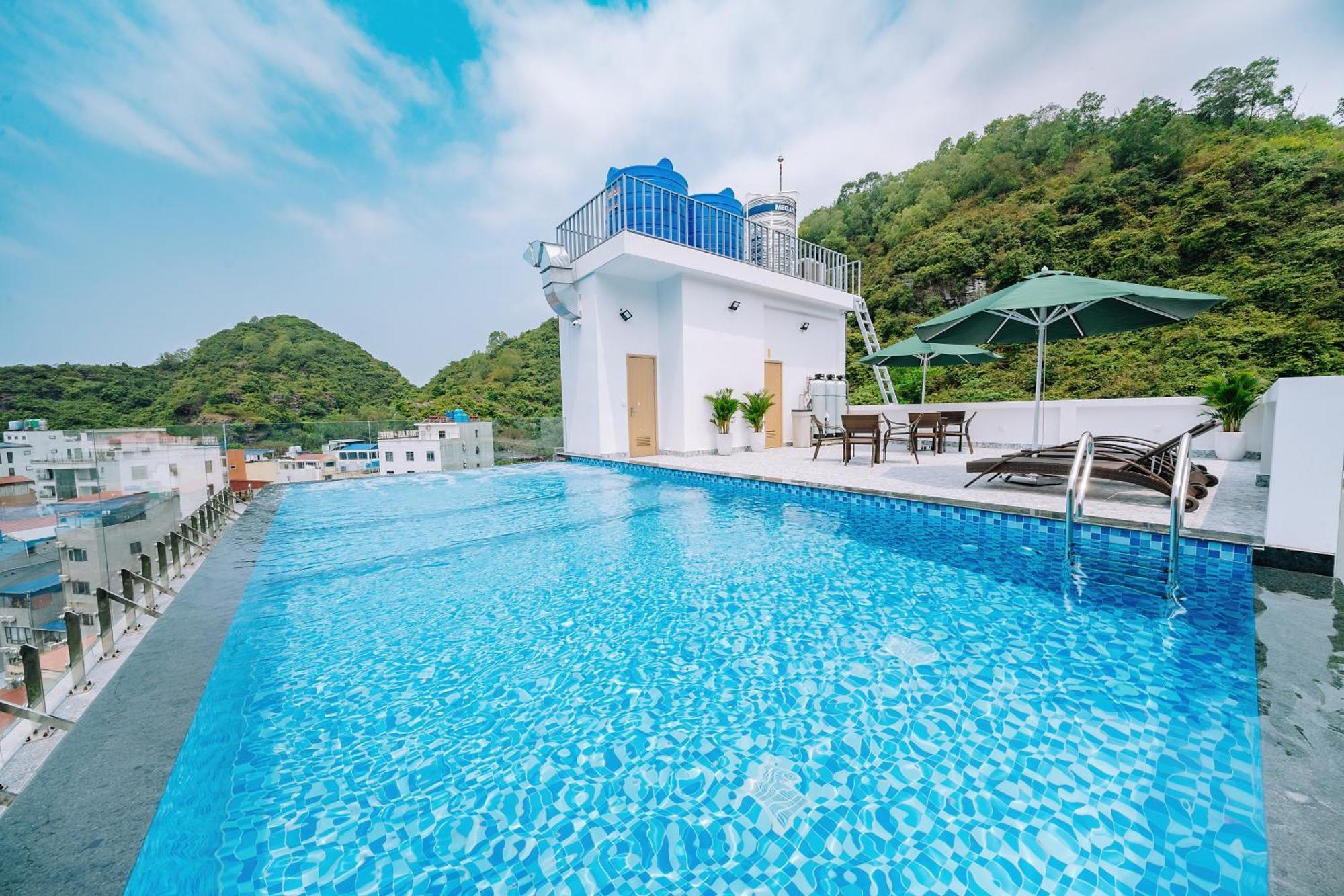 Sand Hotel Hotel