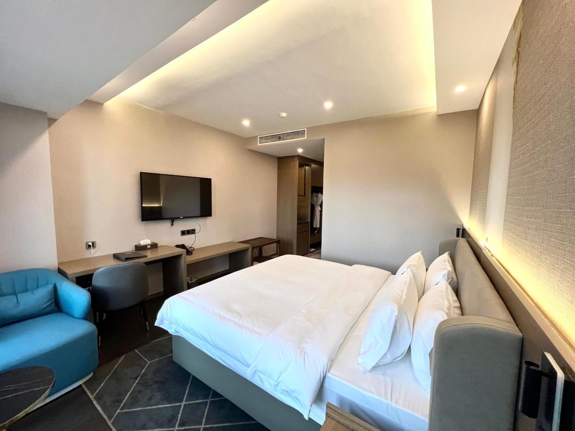 Wah Fu Khách sạn 4*