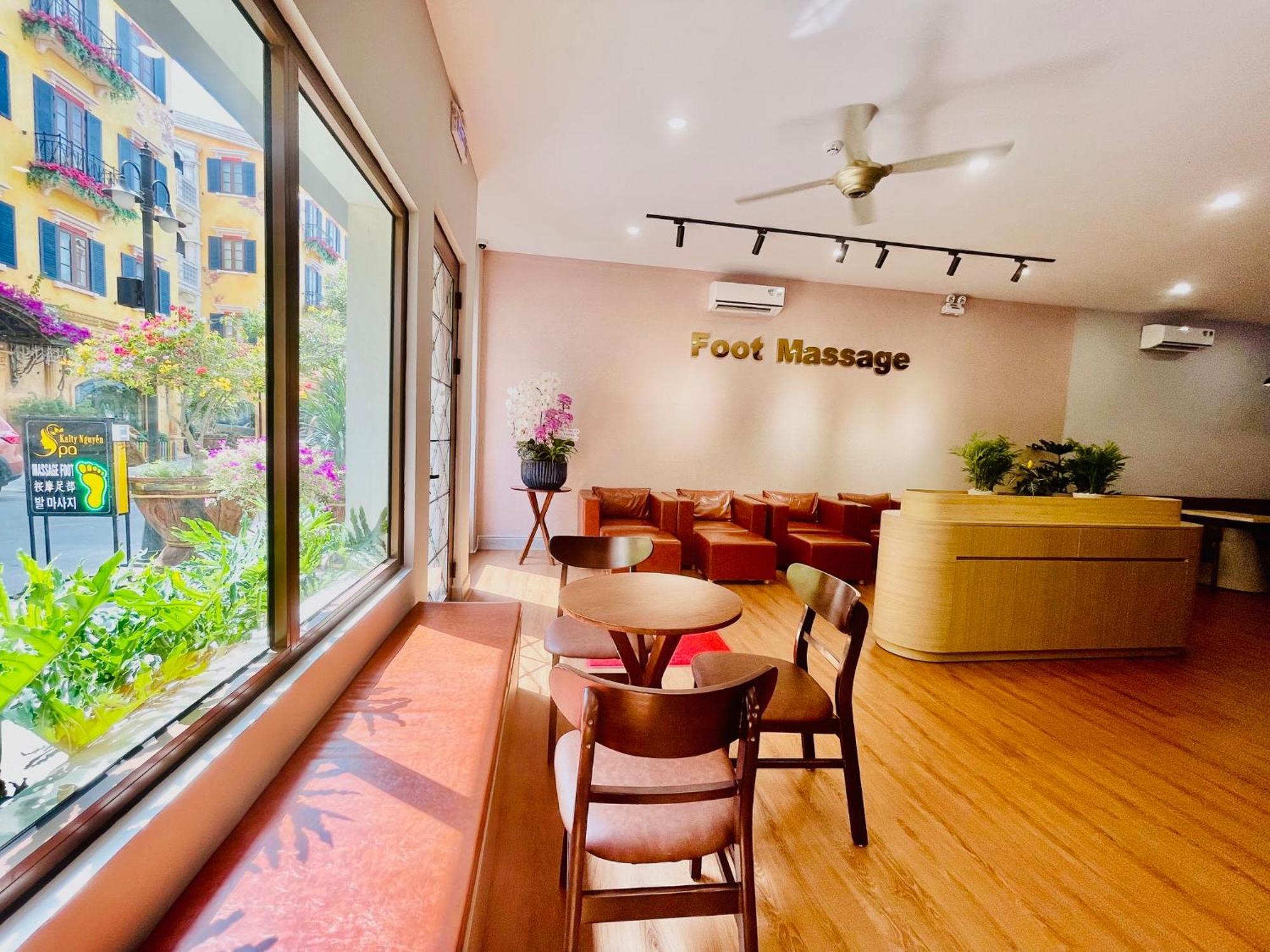 Hotel Sunny Phu Quoc- Sunset Town