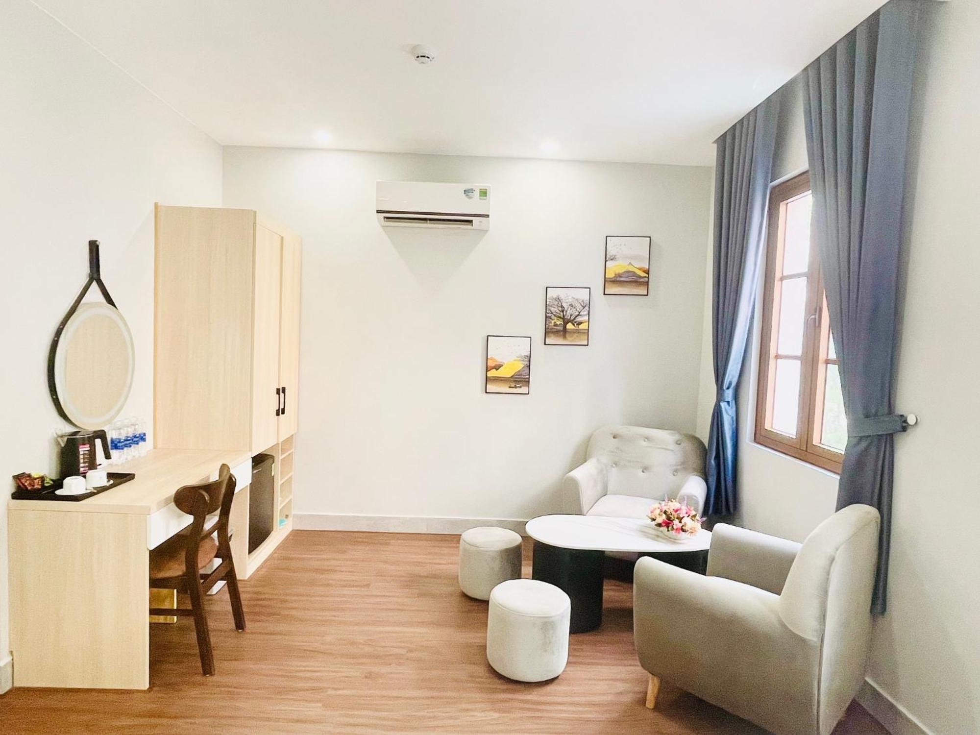 Sunny Phu Quoc- Sunset Town Hotel