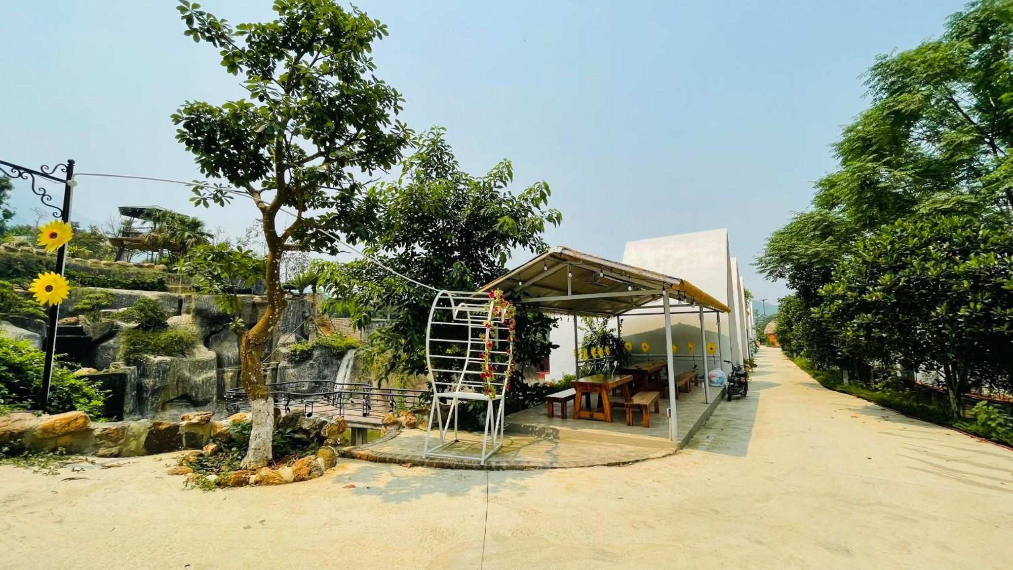 Resort King Bavi