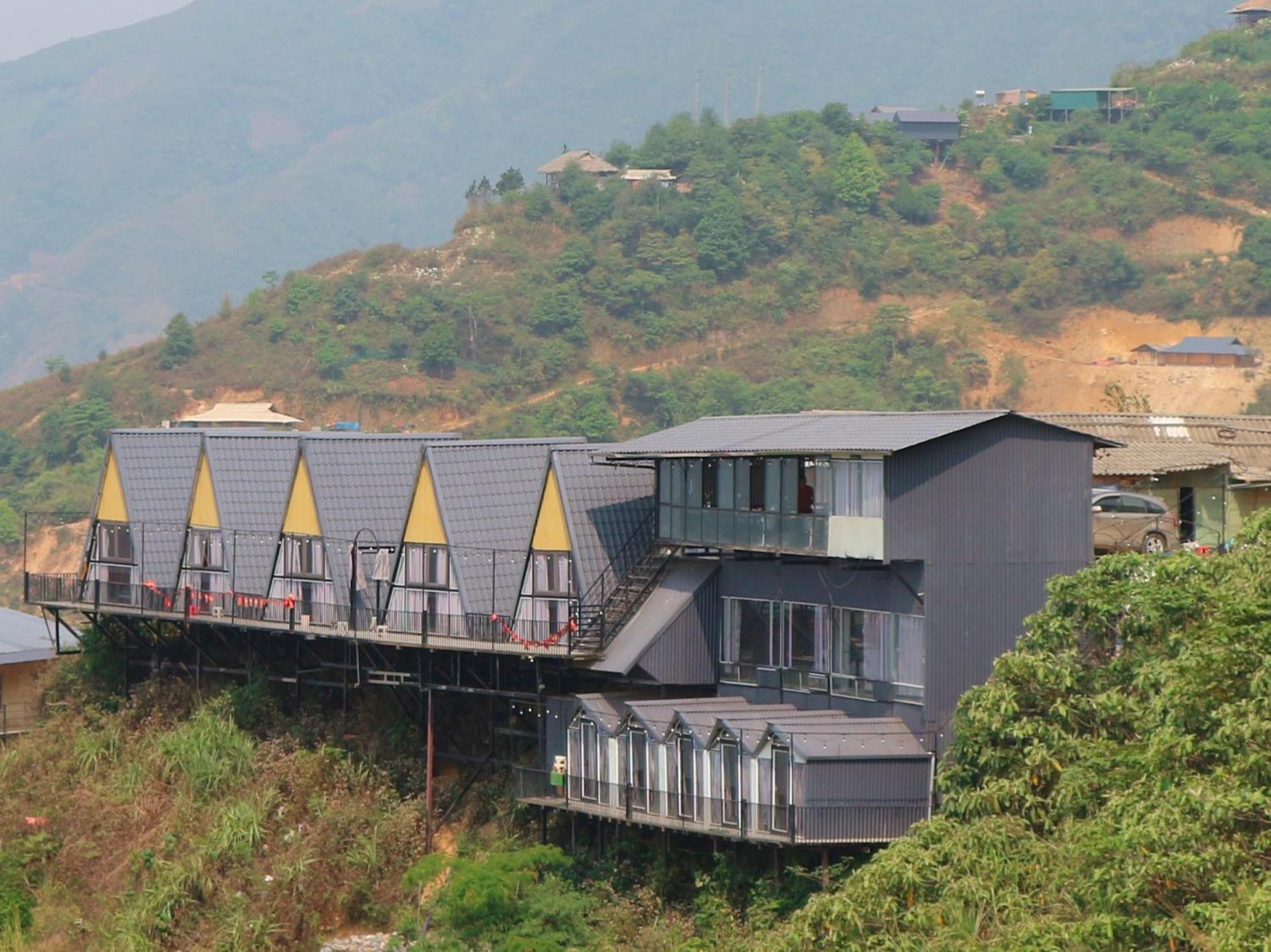 Khách sạn House - Song Lung Khung Long *