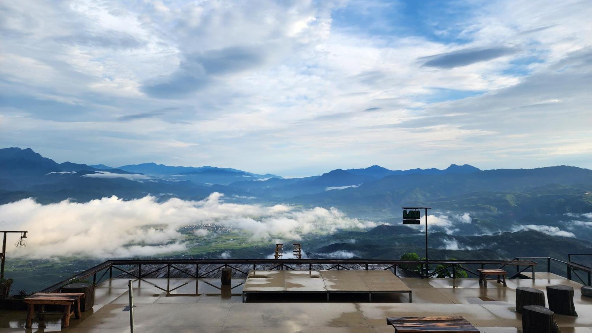 Lau Phinh Ho Hotel *