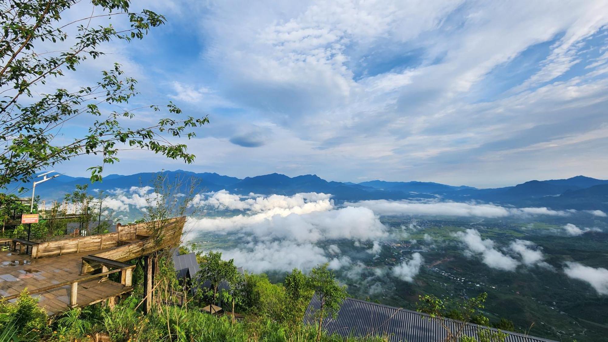 Lau Phinh Ho Hotel *