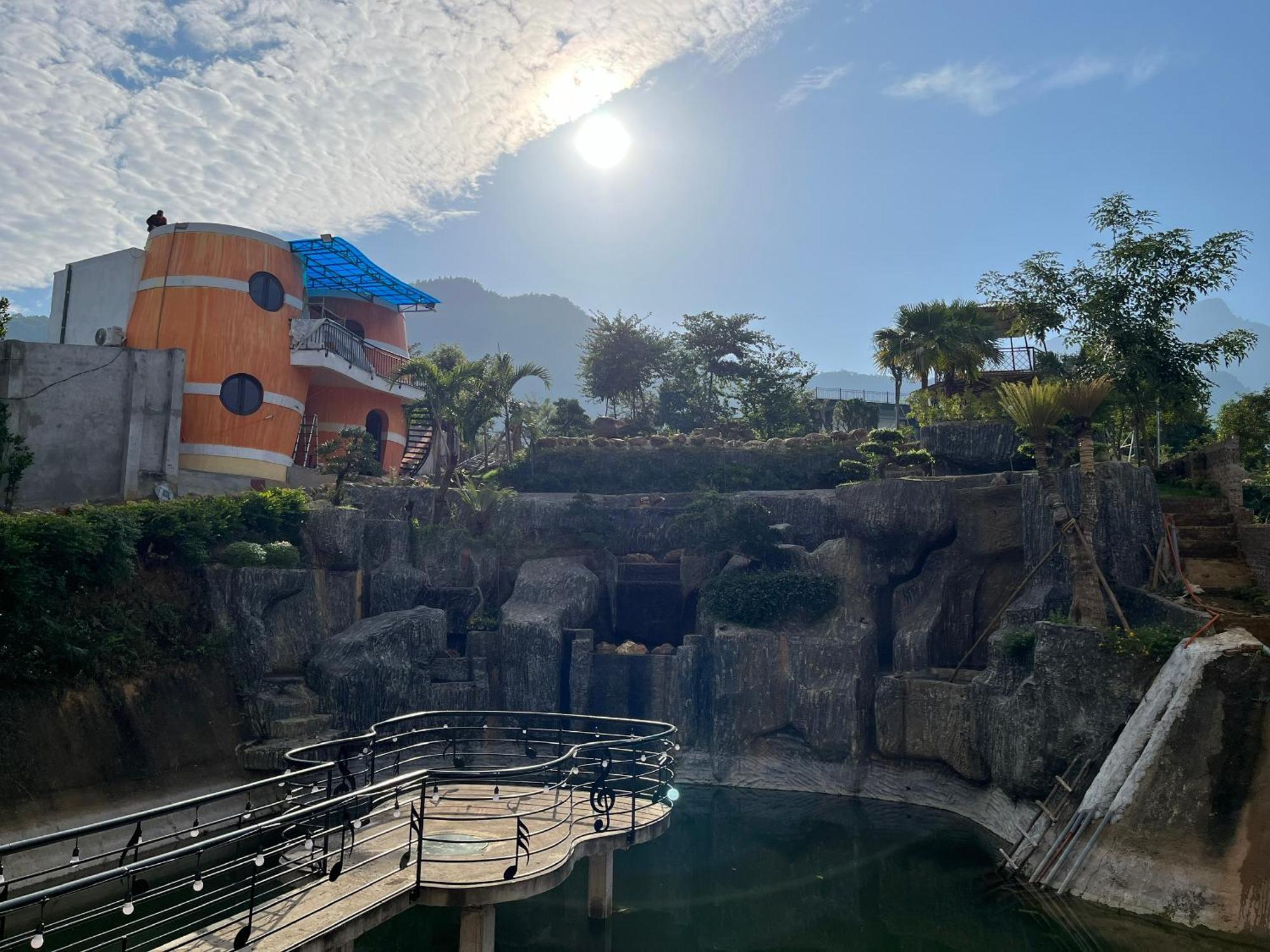 King Bavi Resort *