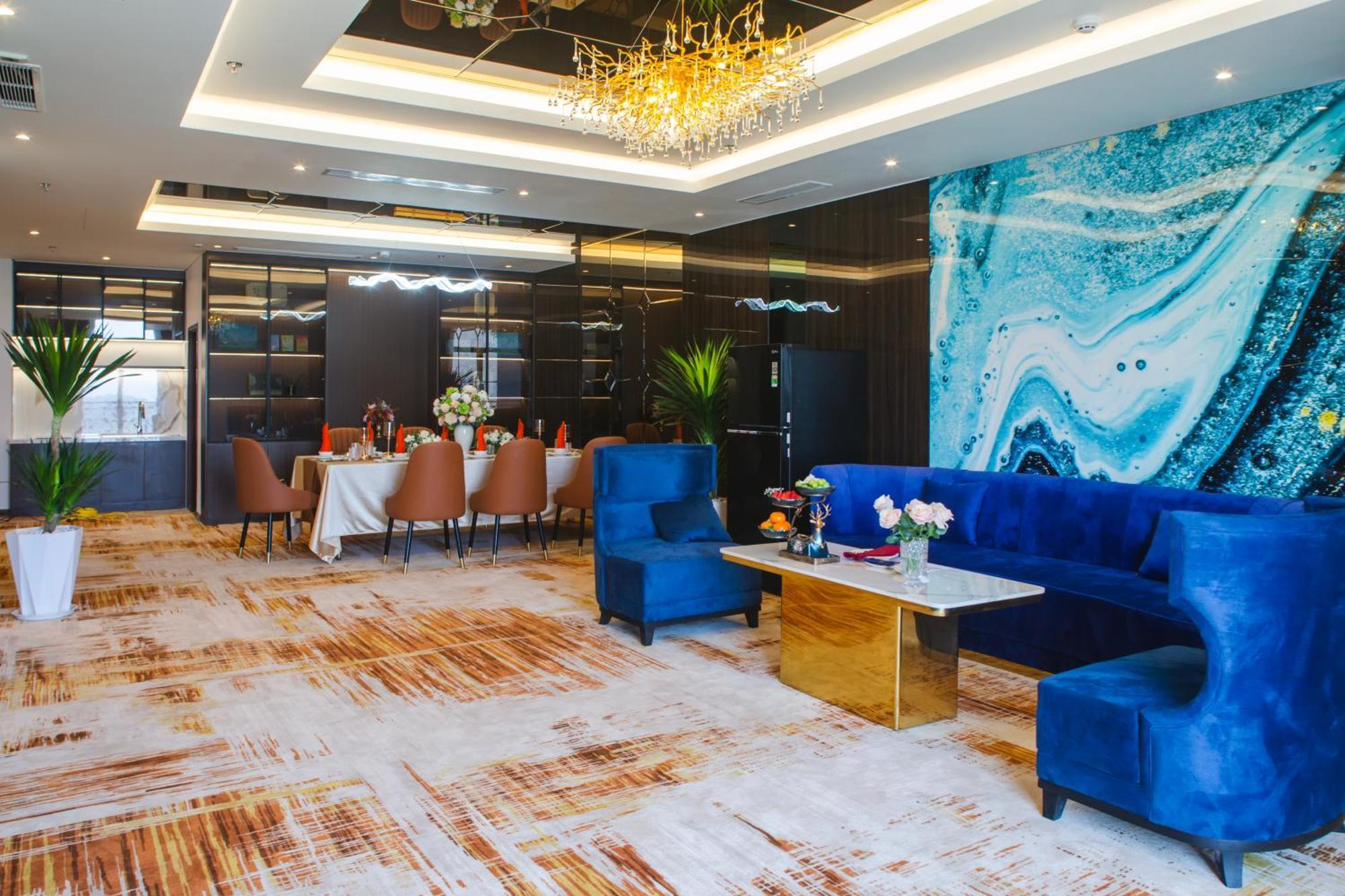 Sandals Aquila Hotel