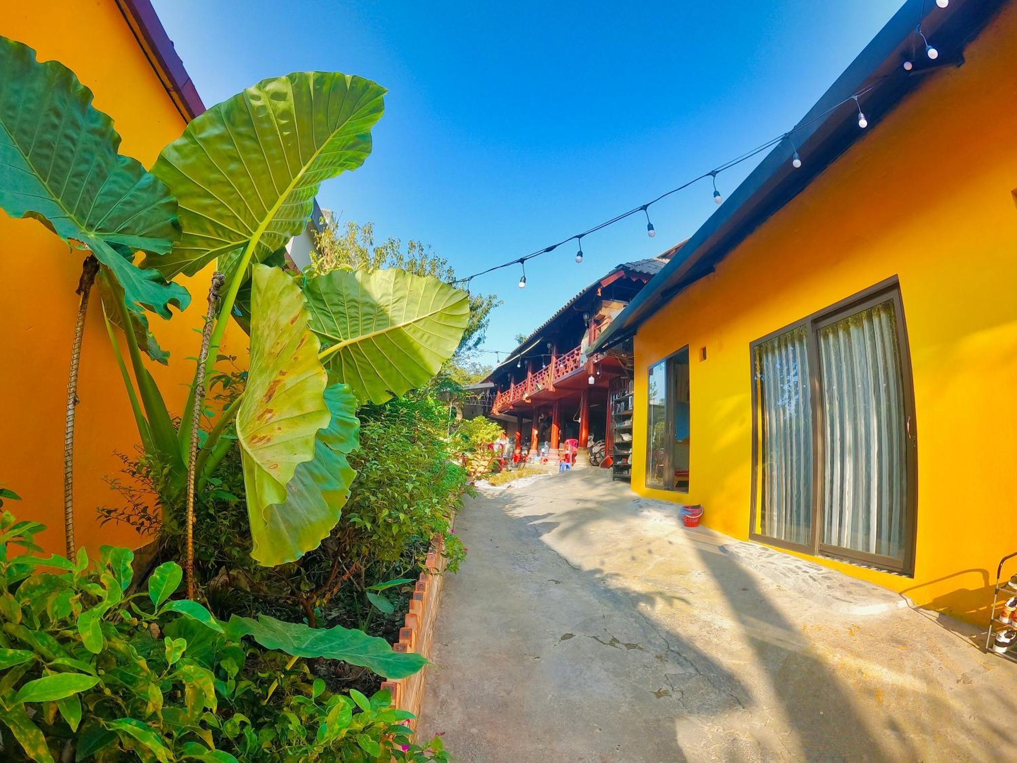 J'house Hostel