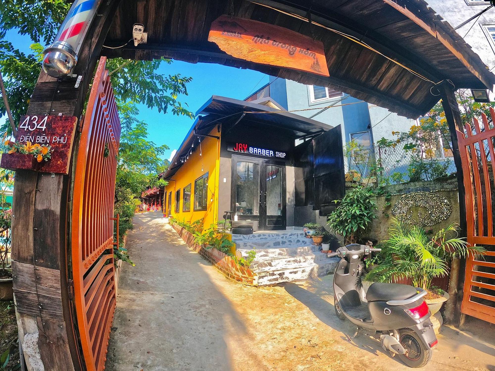 J'house Hostel