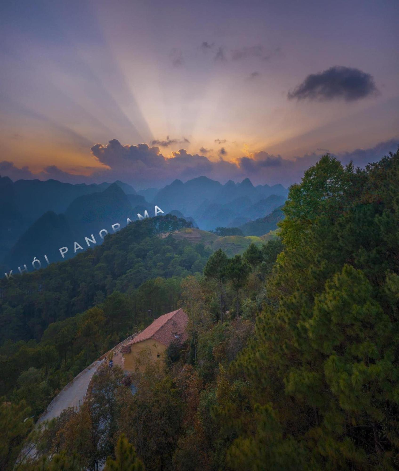 Khoi Panorama Dong Van (Ha Giang)