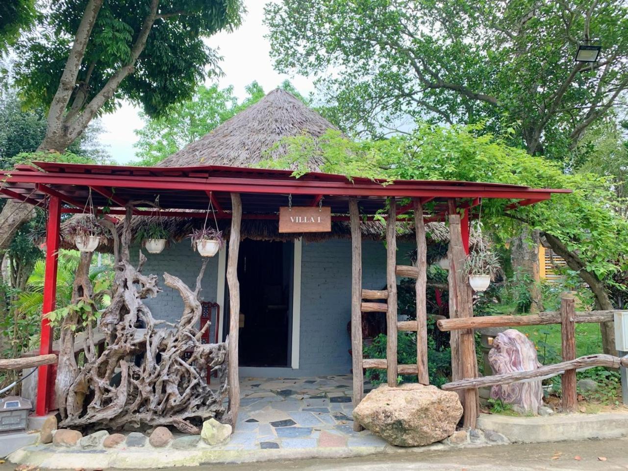 Resort Paradise Soc Son Hanoi