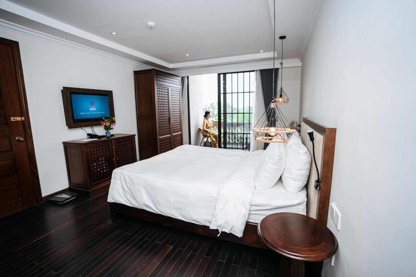Resort Paradise Soc Son Hanoi