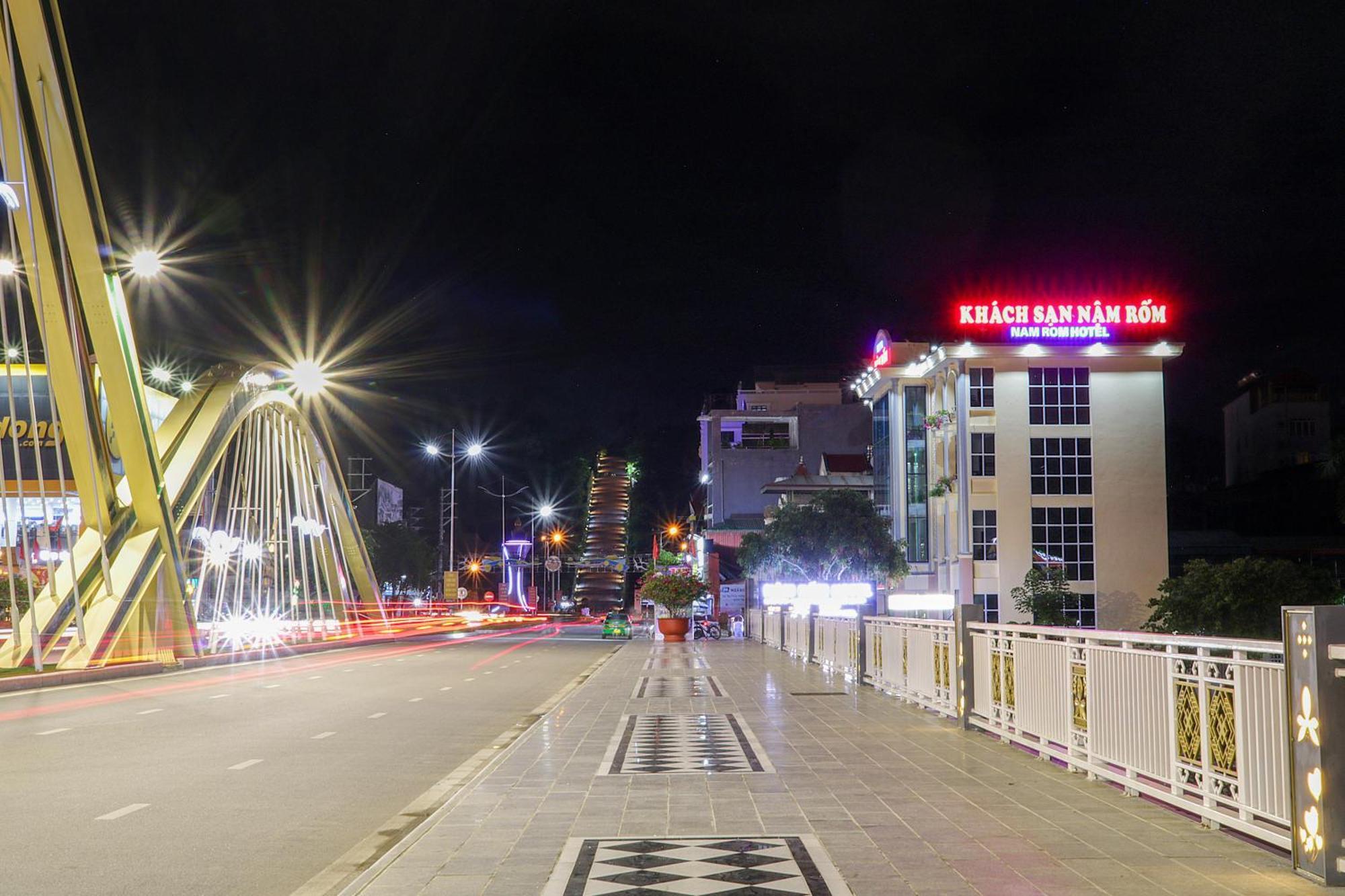 Hotel Khach San Nam Rom *