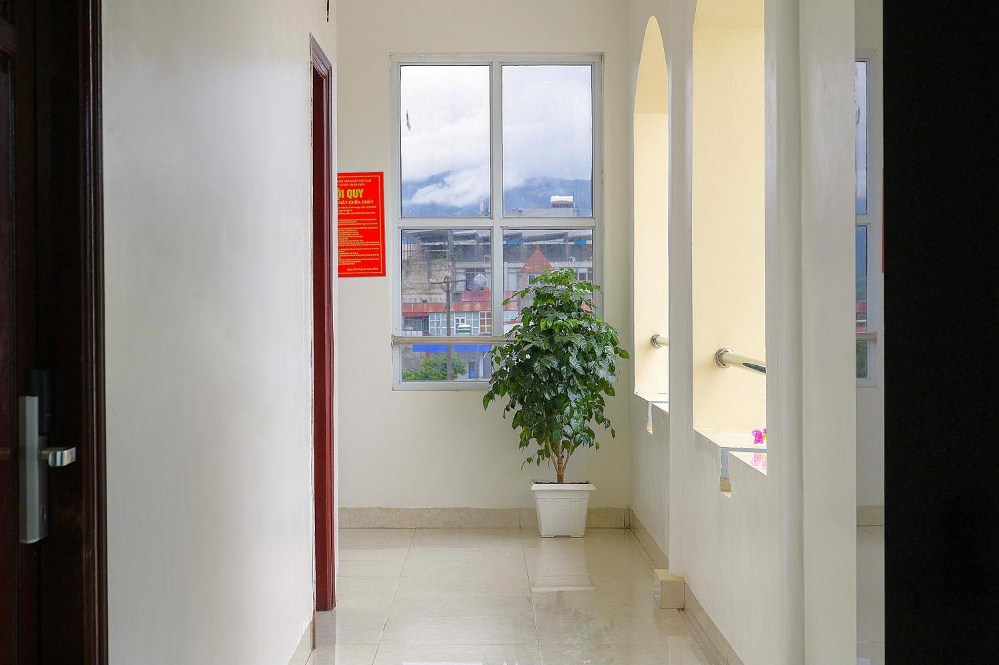 Hotel Khach San Nam Rom