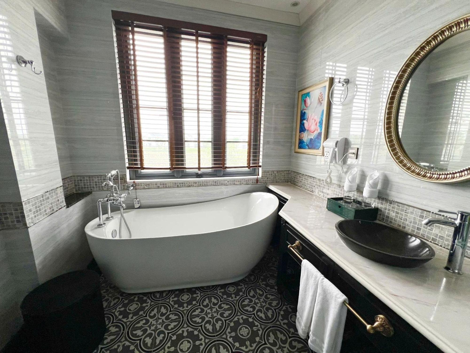 Hotel Lotus Vuon Vua Phu Tho