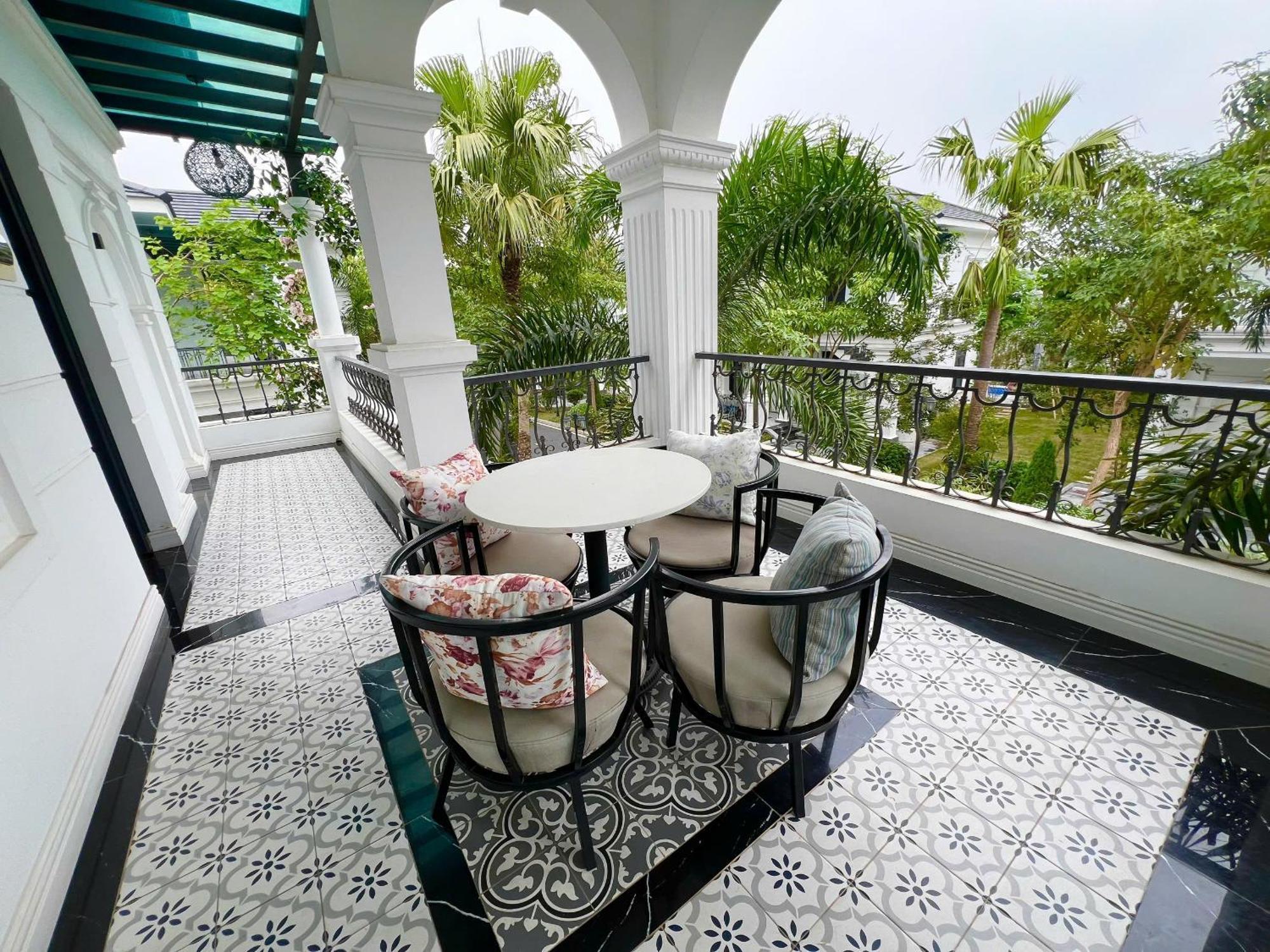 Lotus Vuon Vua Hotel 5*