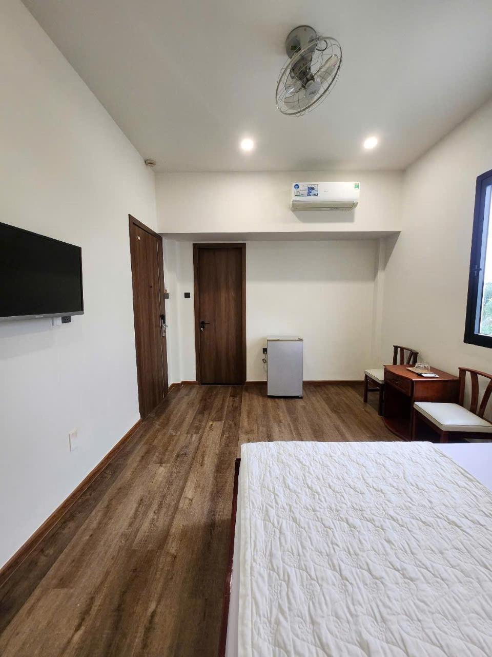 Hotel Khach San Laura