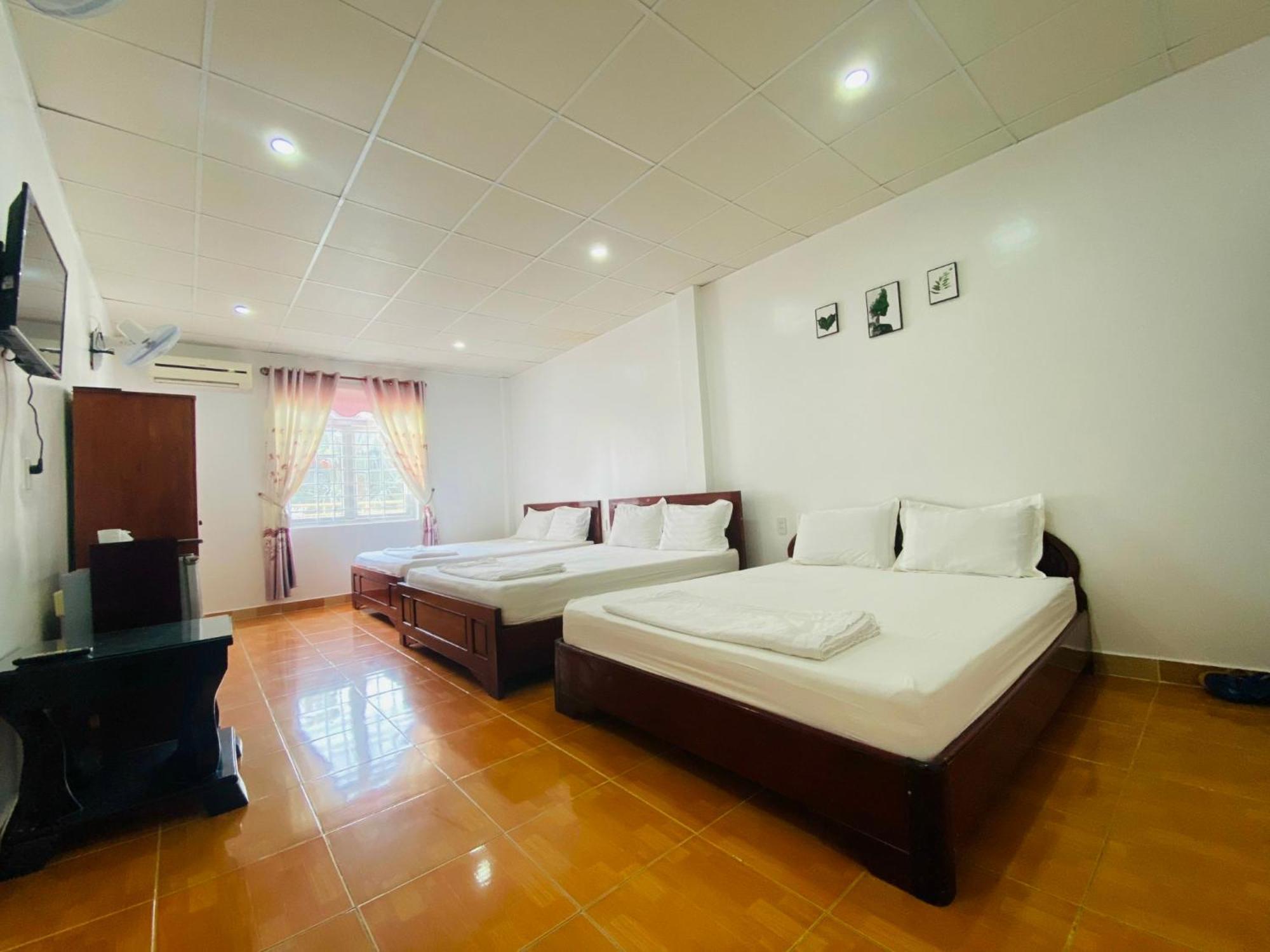 Hotel Thanh Ngoc CON DAO