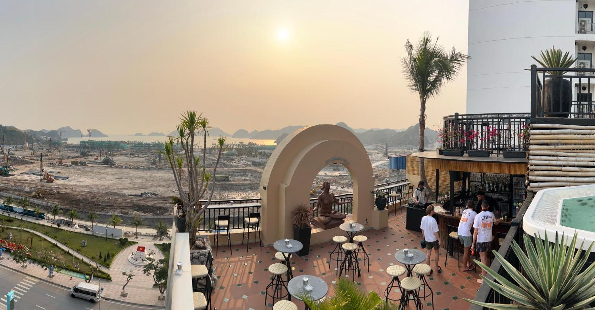 The One & Rooftop Bar Catba Hostel Cat Ba Island