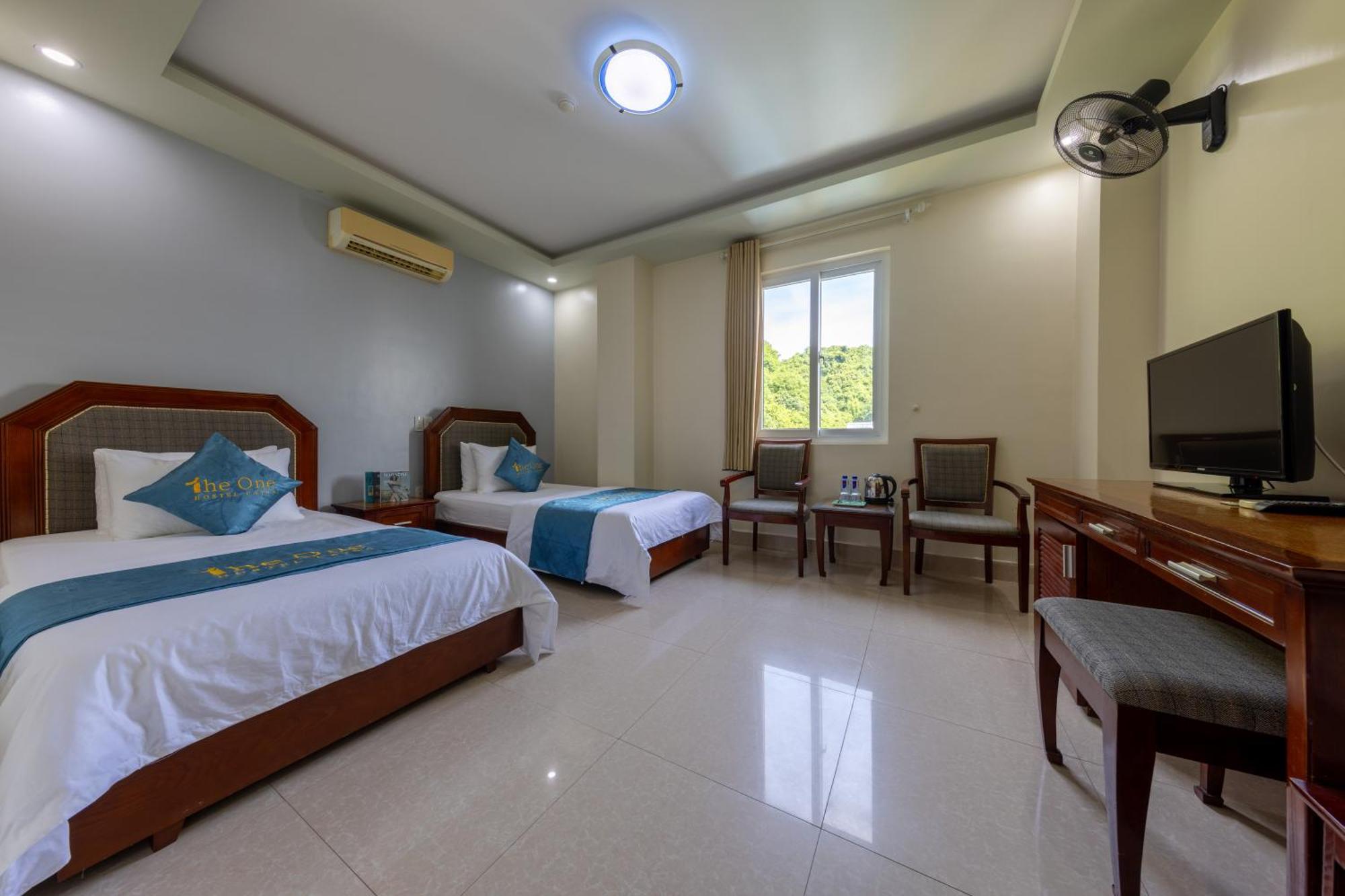 Hostel The One & Rooftop Bar Catba *