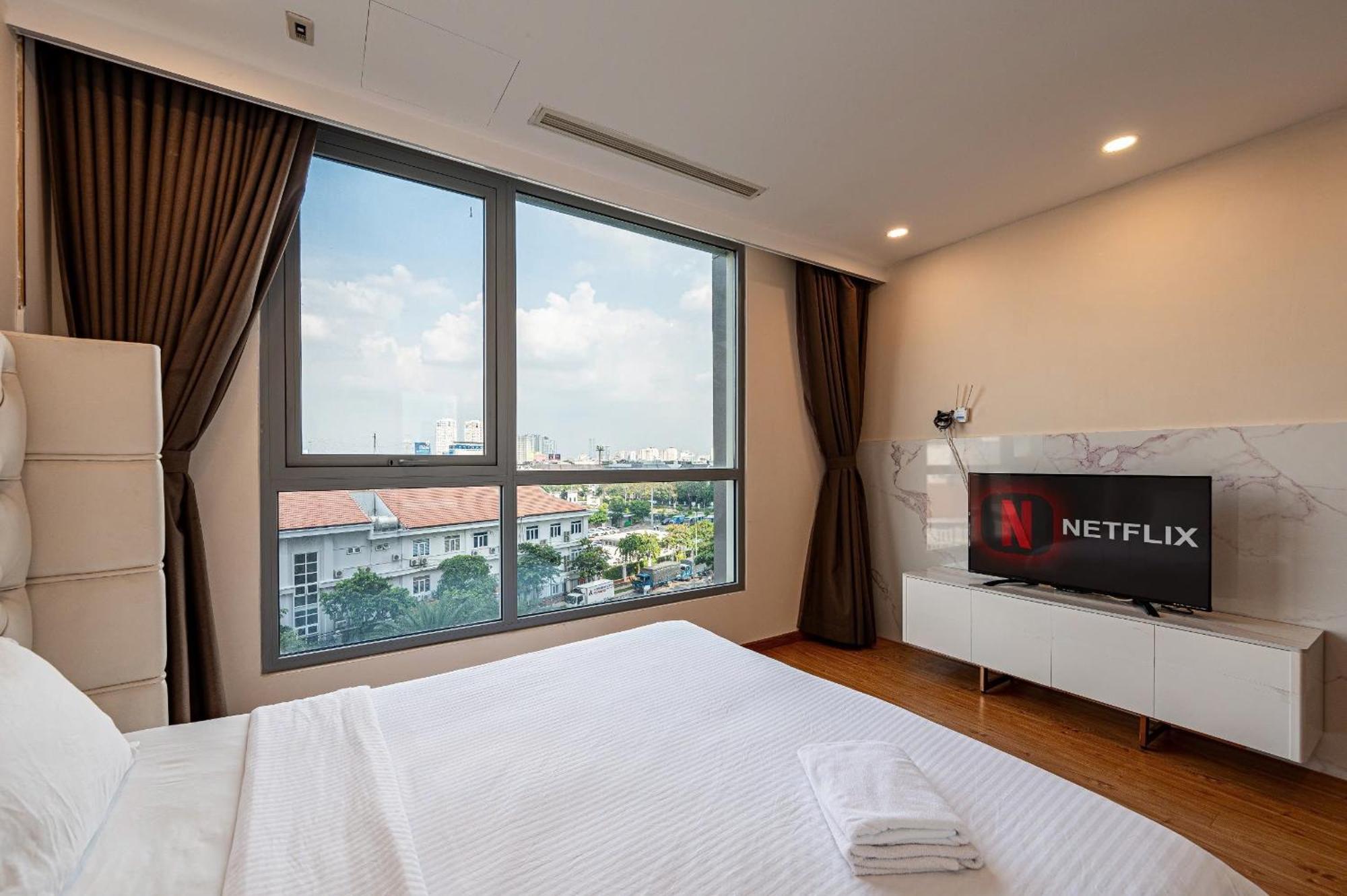 Landmark Nova Vinhome Park Apartment *