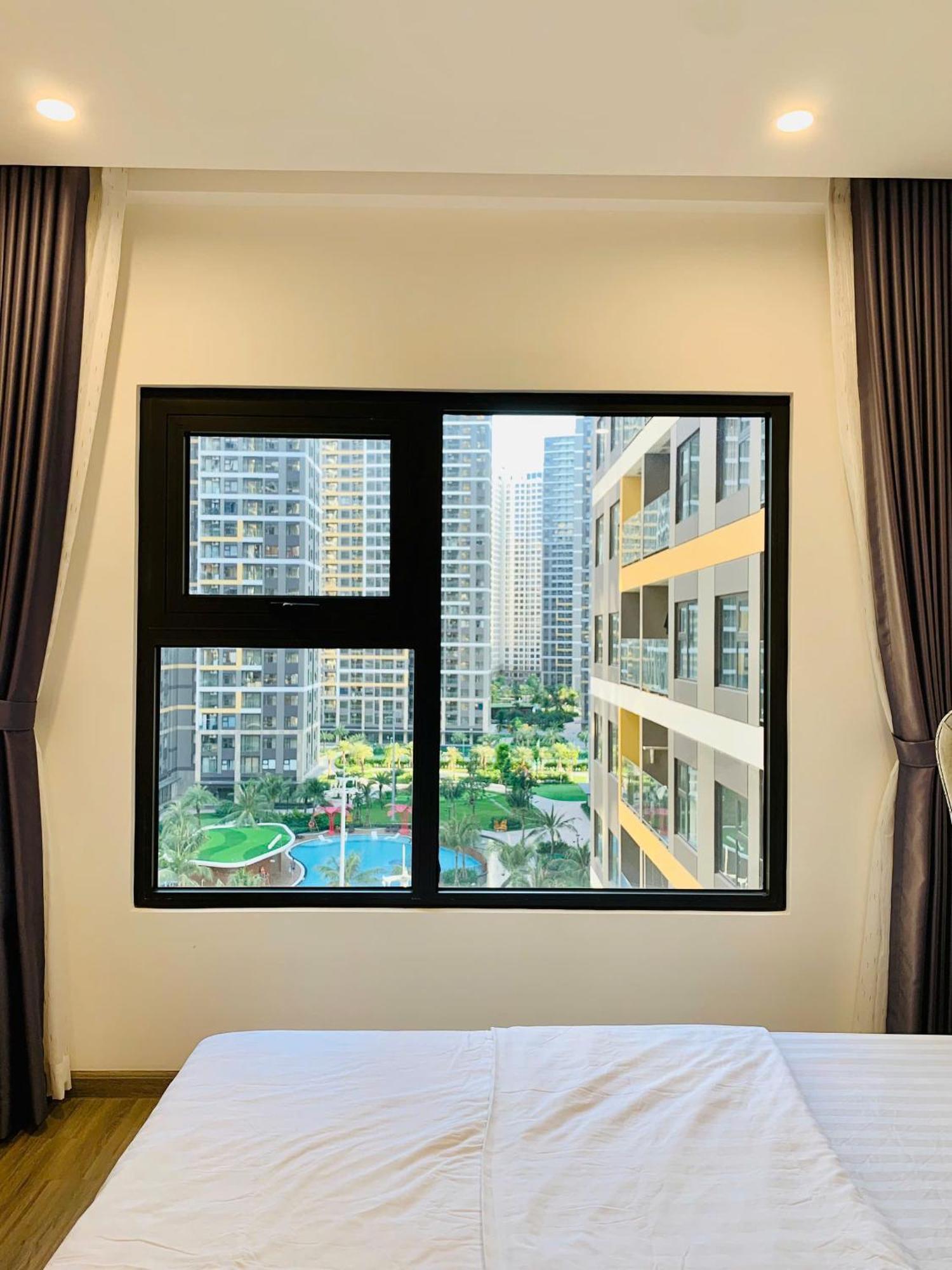 2br-2wc Balcony Pool View - Vinhomes Grand Park *
