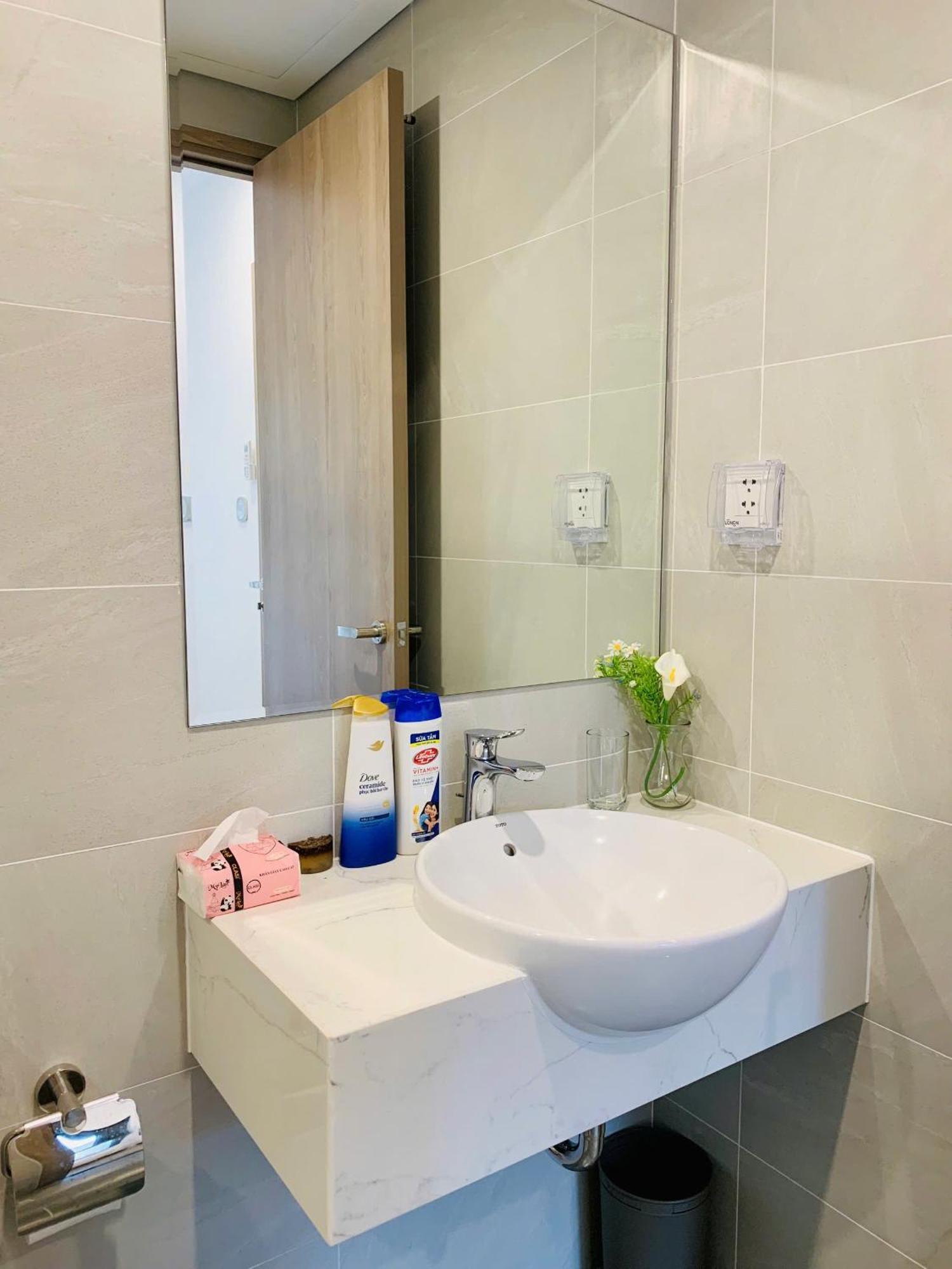 Apartment 2br-2wc Balcony Pool View - Vinhomes Grand Park