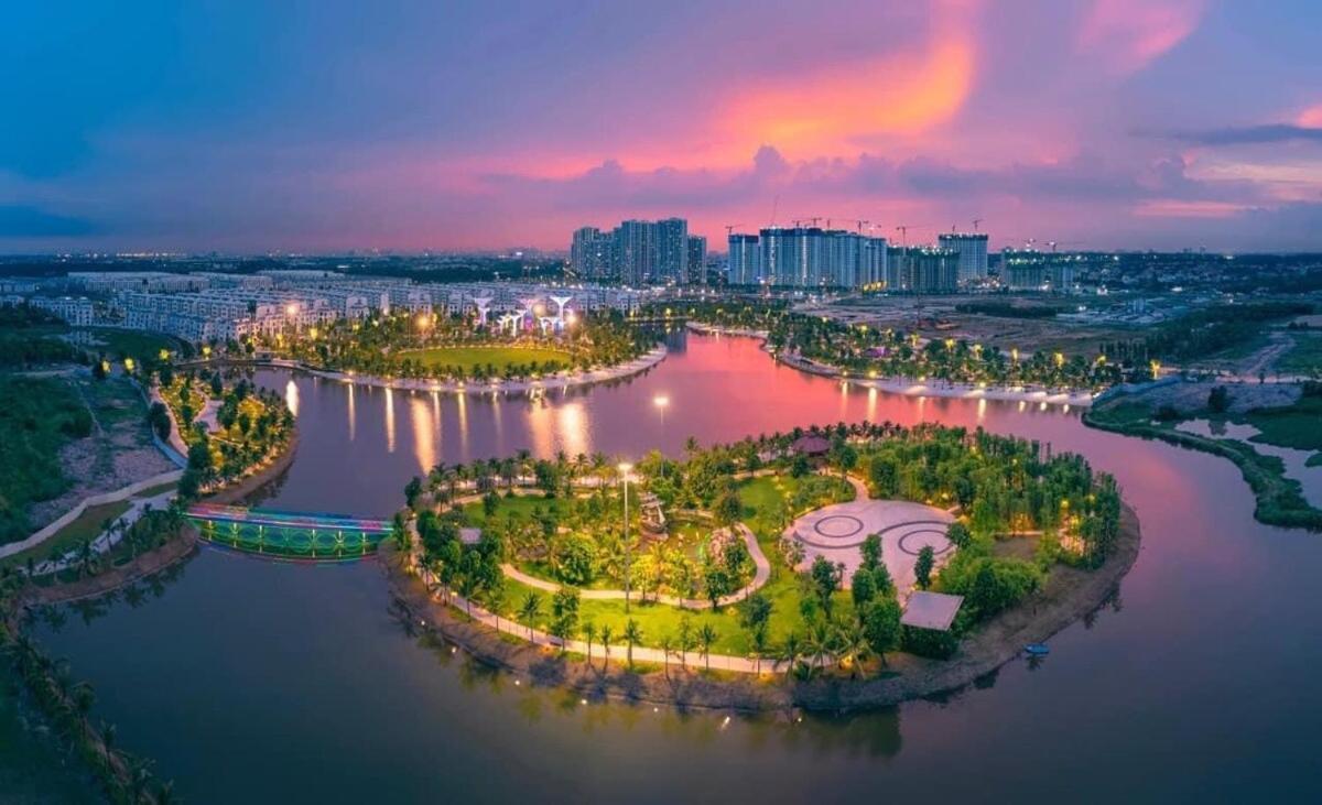 Apartment 2br-2wc Balcony Pool View - Vinhomes Grand Park *