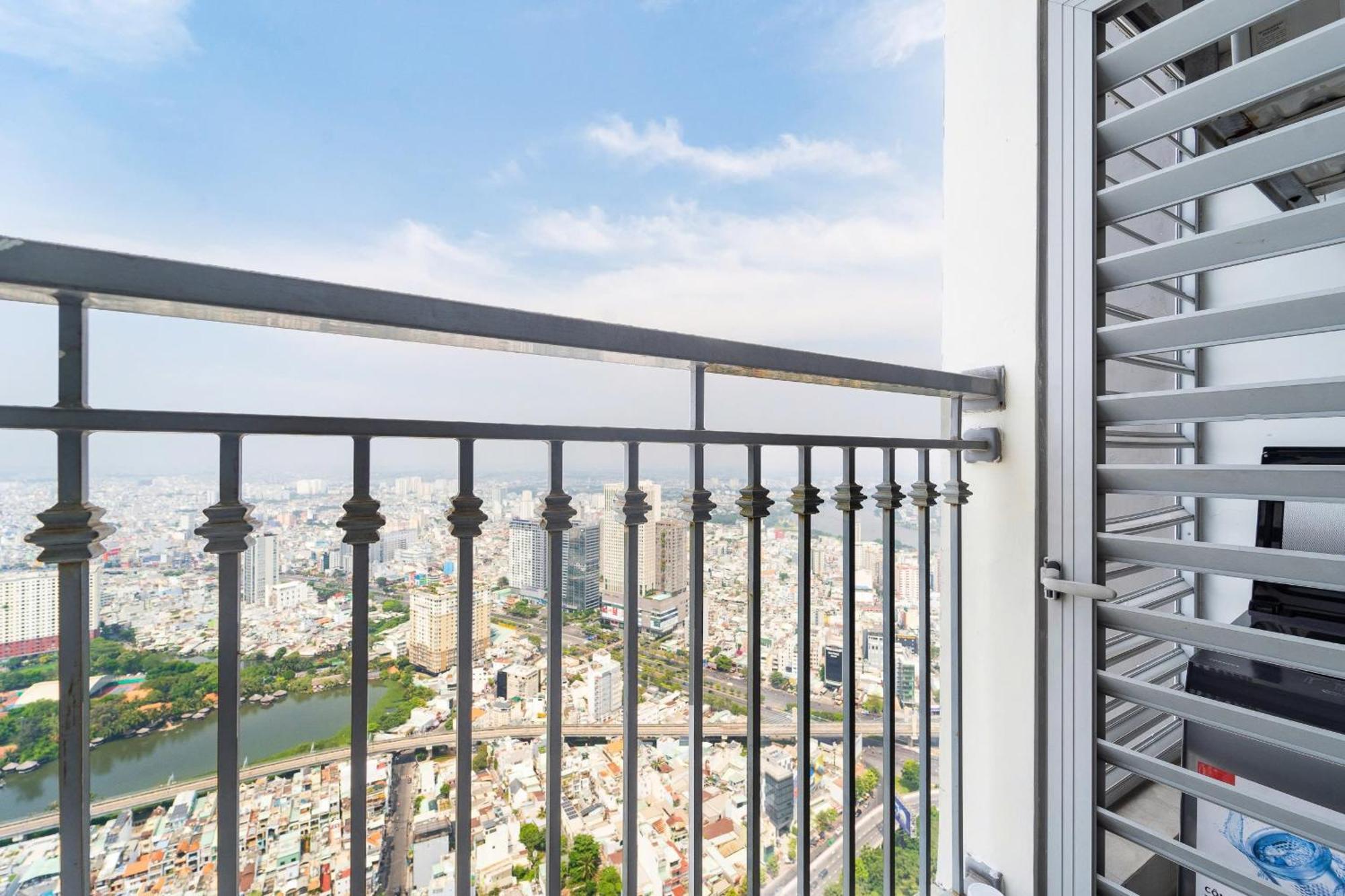 Apartment Crystal Landmark Riverside