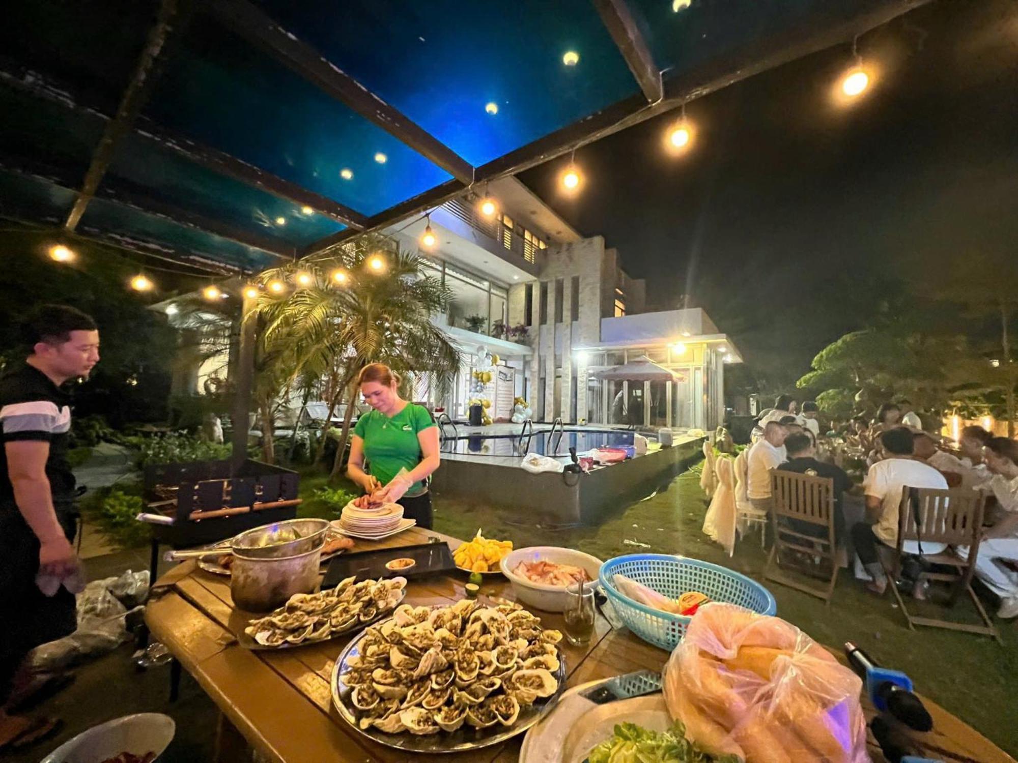 9 Ngu Mat Bien Tuan Chau - Rong Gan 1000m2- San Vuon - Be Boi - Bbq *