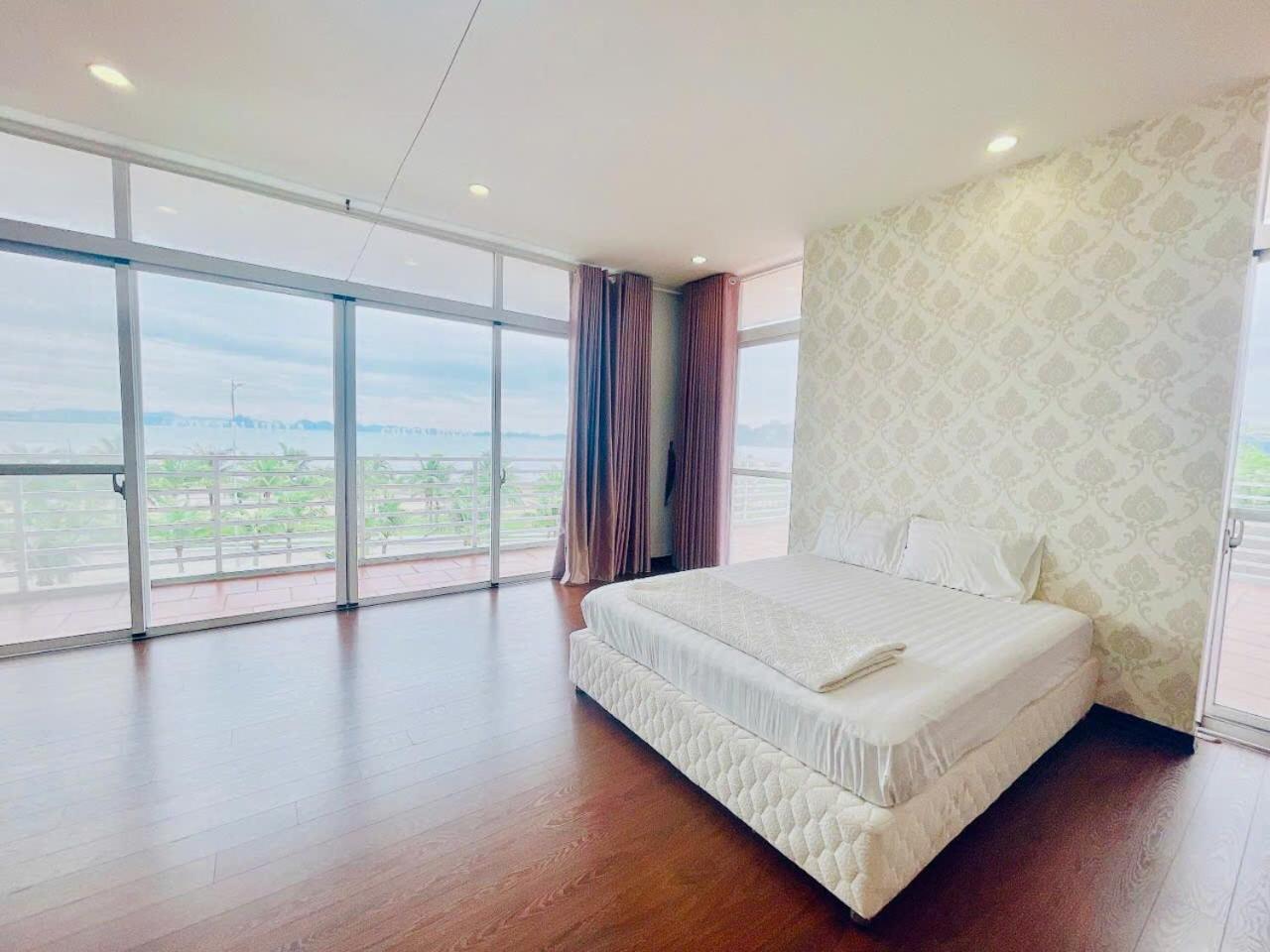9 Ngu Mat Bien Tuan Chau - Rong Gan 1000m2- San Vuon - Be Boi - Bbq Villa *