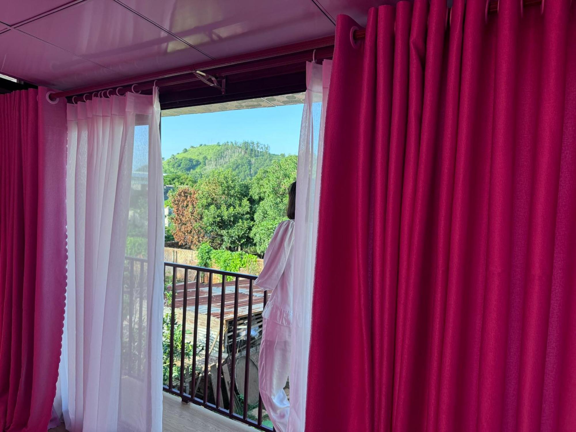 Ho Tram - Phong Vip View Nui Doi Bon Phia Tren Cao Nhà ở miền quê *