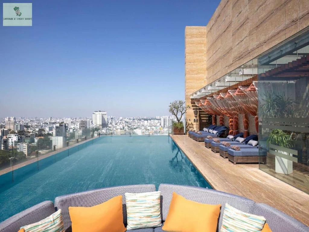 Landmark 81 Legacy Garden