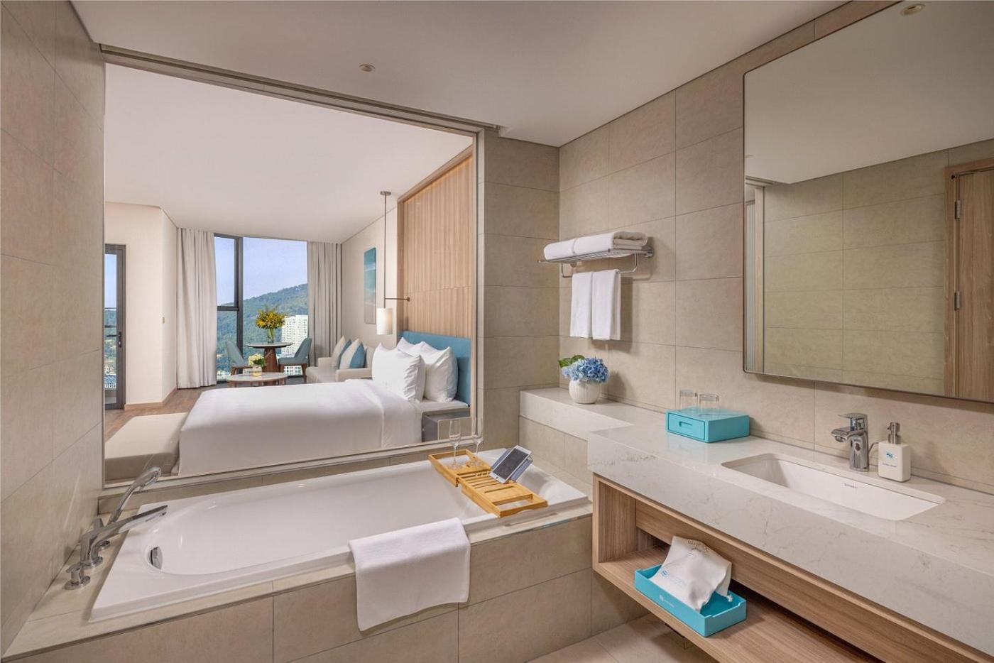 Waterfront A La Carte Apartment *