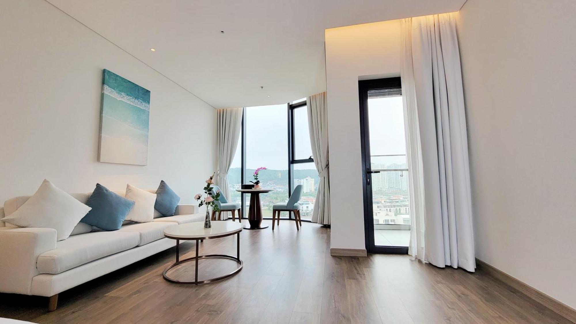 Waterfront A La Carte Apartment *