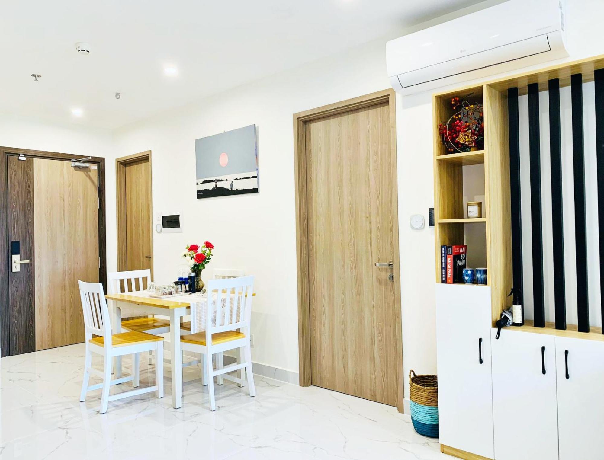 2 Phong Ngu Solari Nhin Cong Vien Lien Ke Vincom Mega Mall Apartment *