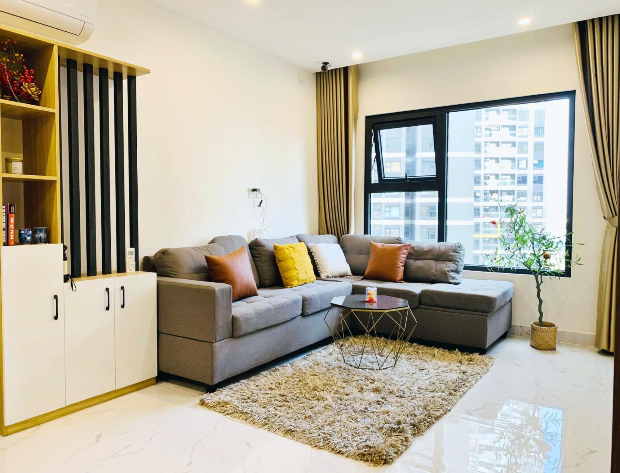 2 Phong Ngu Solari Nhin Cong Vien Lien Ke Vincom Mega Mall Apartment