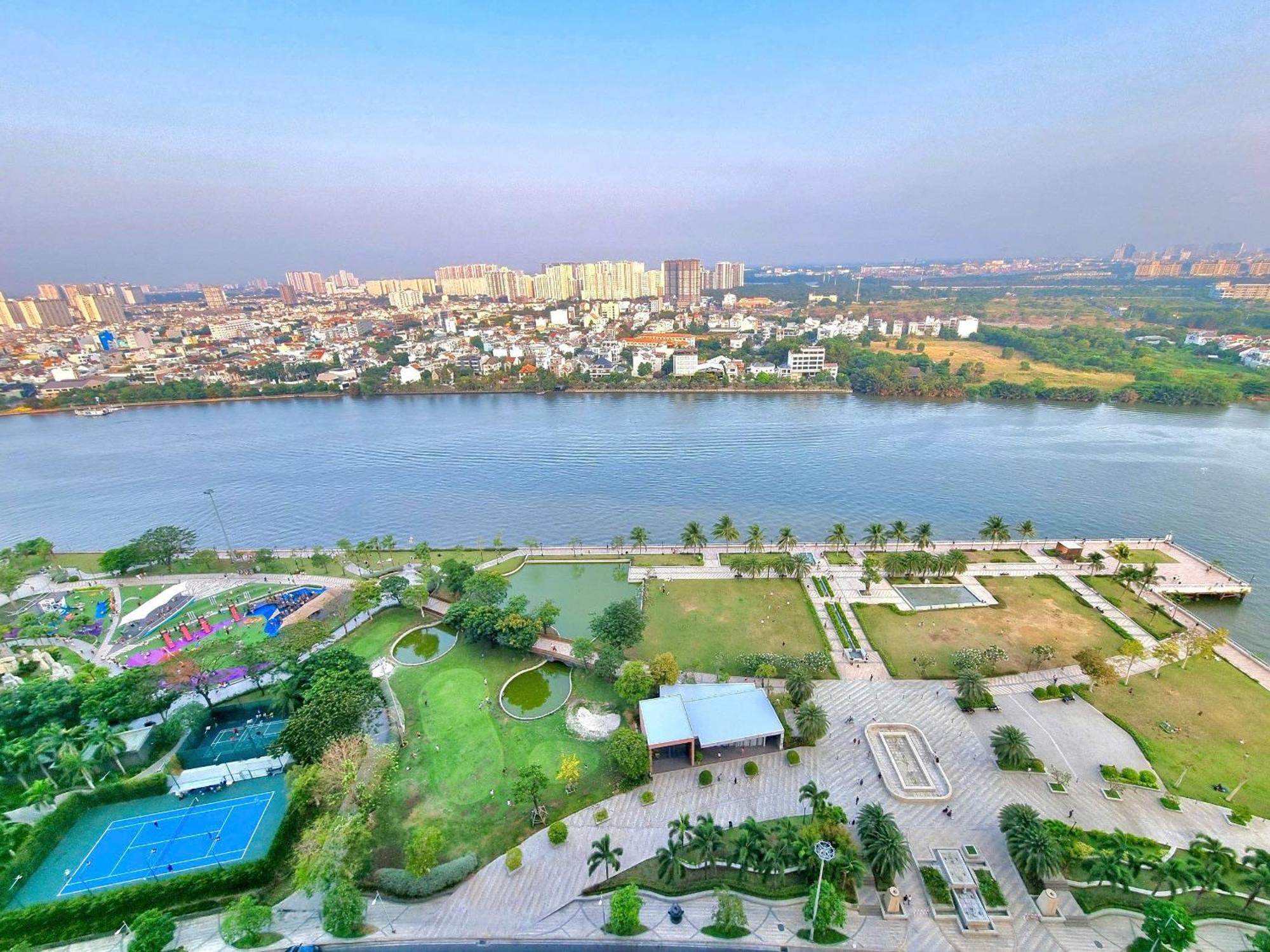 Crystal Landmark Riverside Apartment *
