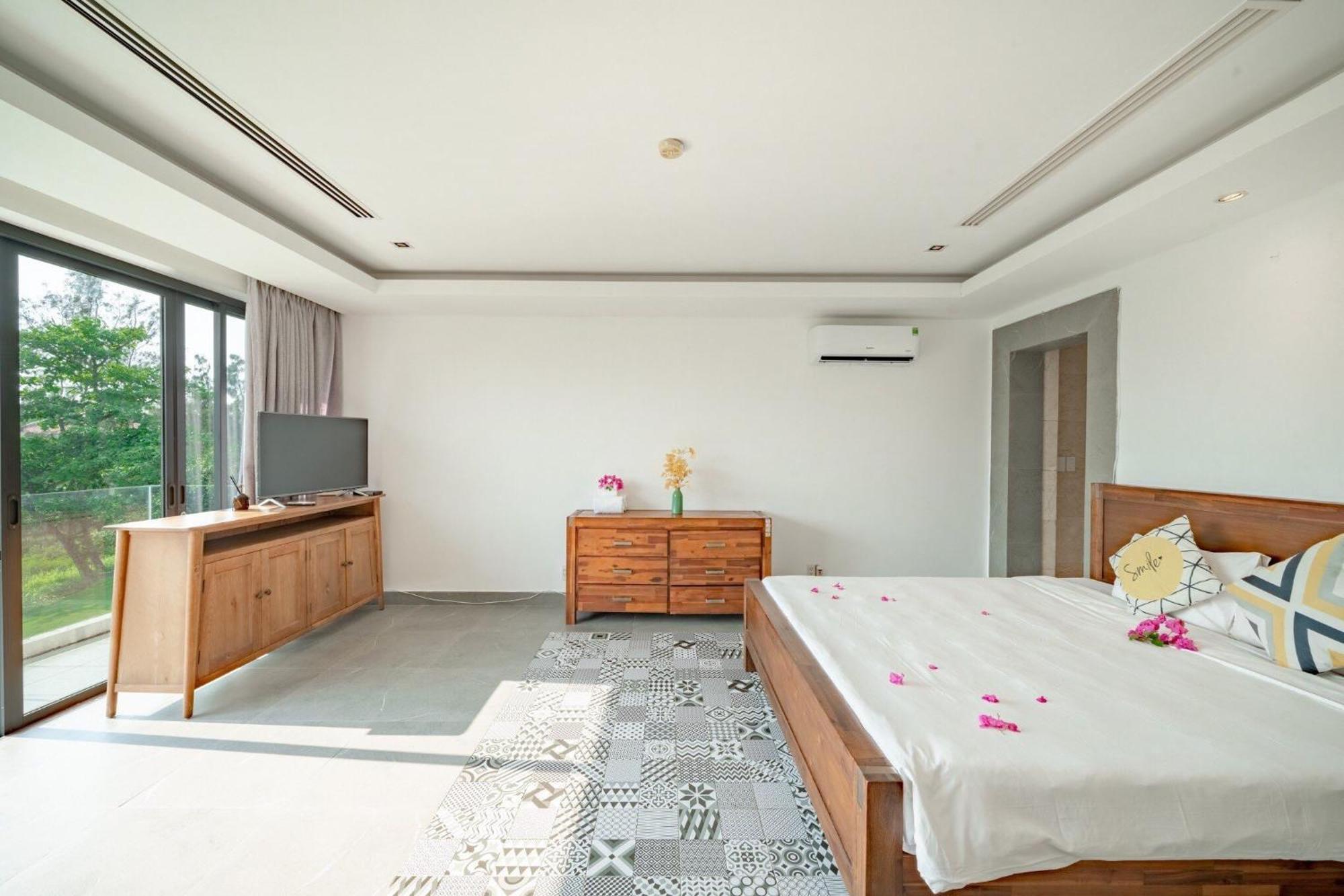 The Ocean Villa Da Nang