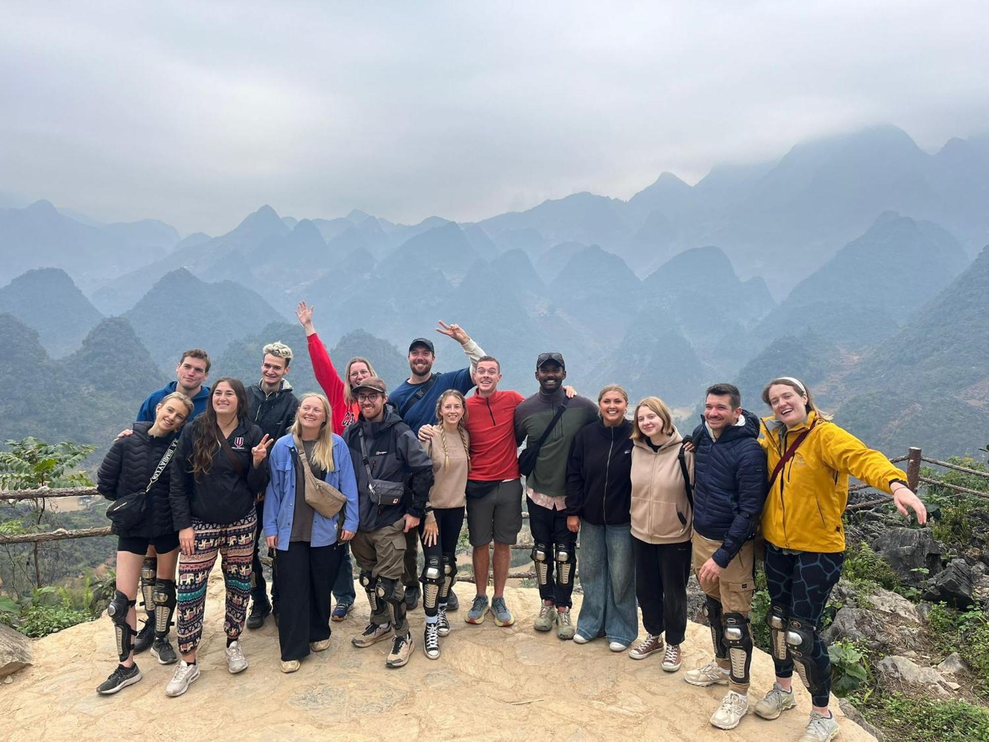 Dong Golden 3* Dong Van (Ha Giang)