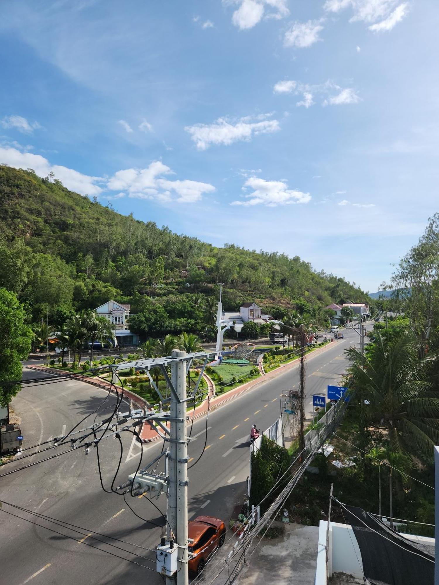 Hotel Khach San Laura *